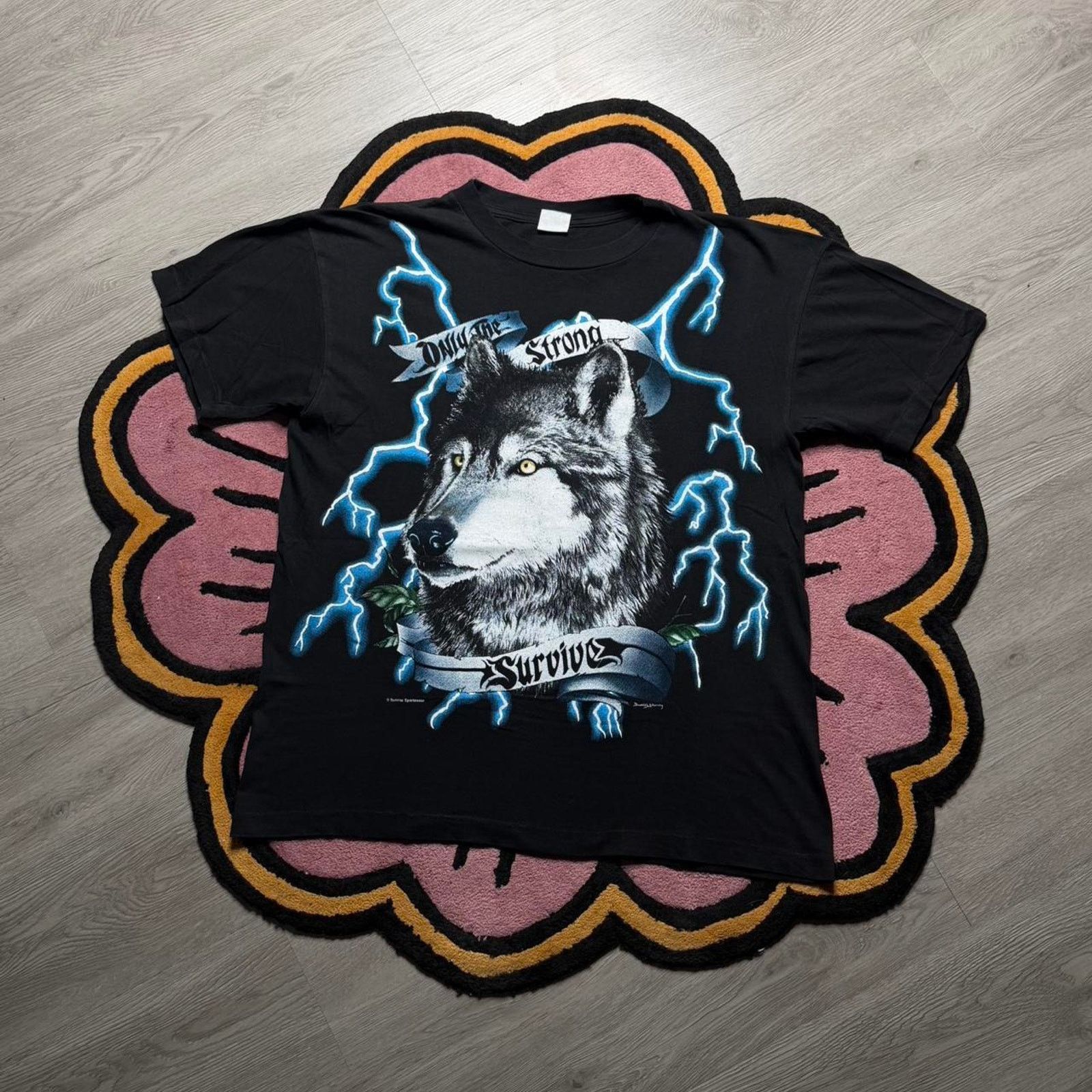 Vintage Vintage 90’s American USA Thunder Wolf Graphic T-shirt XL Size US XL / EU 56 / 4 - 1 Thumbnail