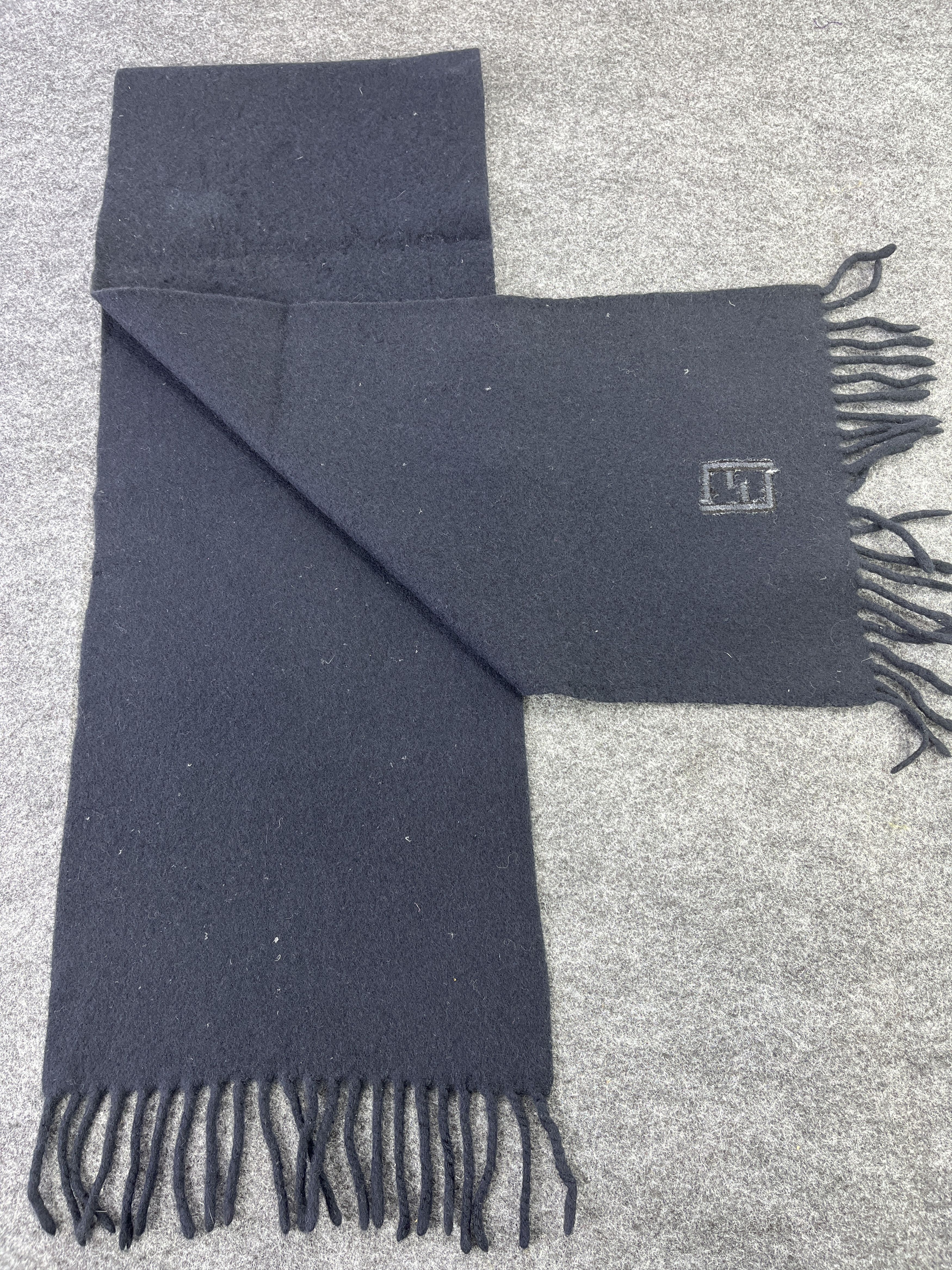 Vintage Plain Fendi Scarf / Muffler / Neckwear T169 Size ONE SIZE - 3 Thumbnail