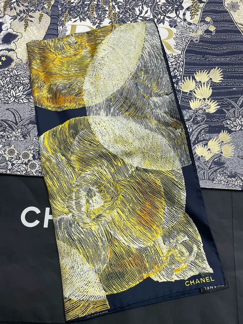 Chanel Chanel Colour-matched 90*90 silk scarf Size ONE SIZE - 3 Thumbnail