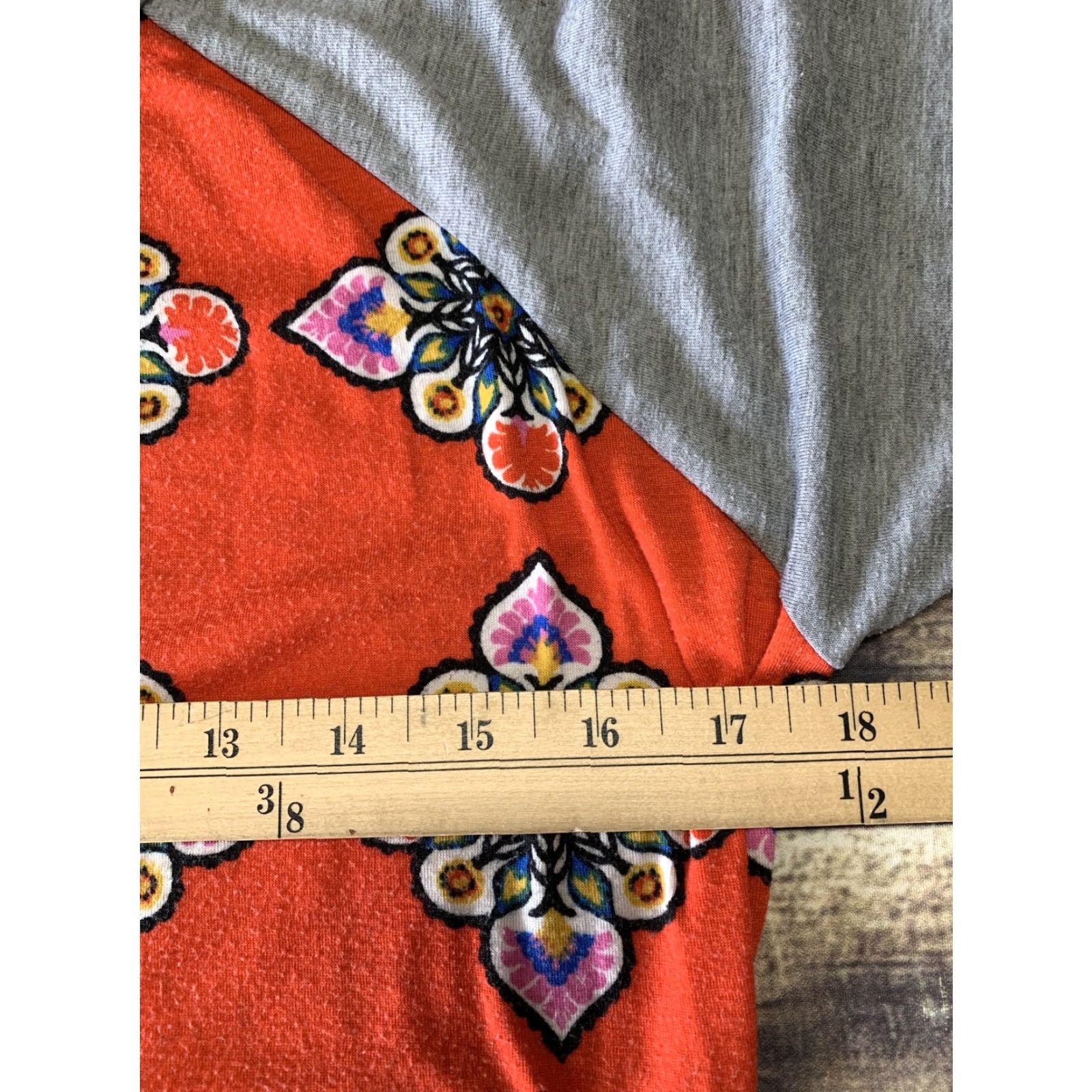 Vintage LuLaRoe T-Shirt Womens XS 3/4 Sleeve Pullover Gray Floral Southwest X-Small Size XS / US 0-2 / IT 36-38 - 5 Thumbnail