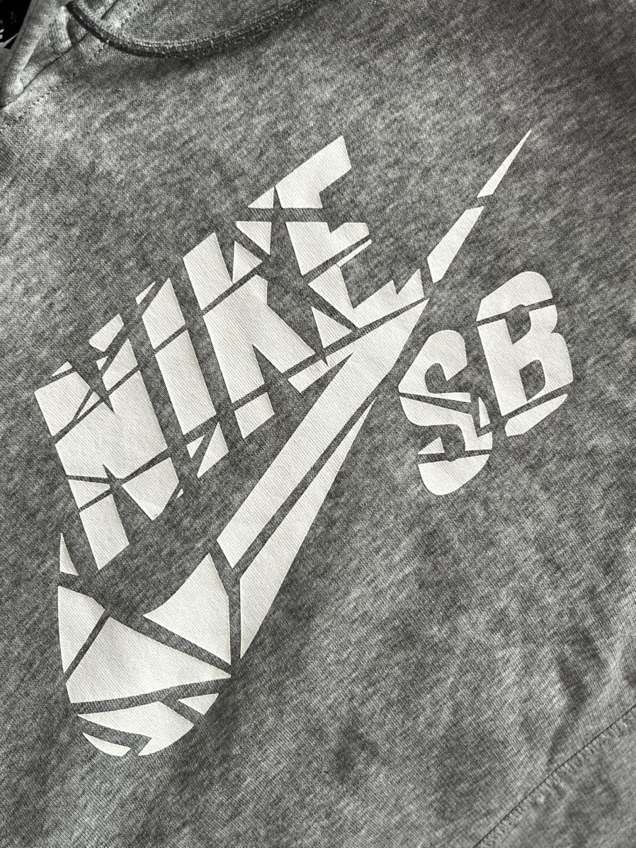 Nike Vintage Y2K Nike SB Grey Hoodie Size US L / EU 52-54 / 3 - 9 Thumbnail