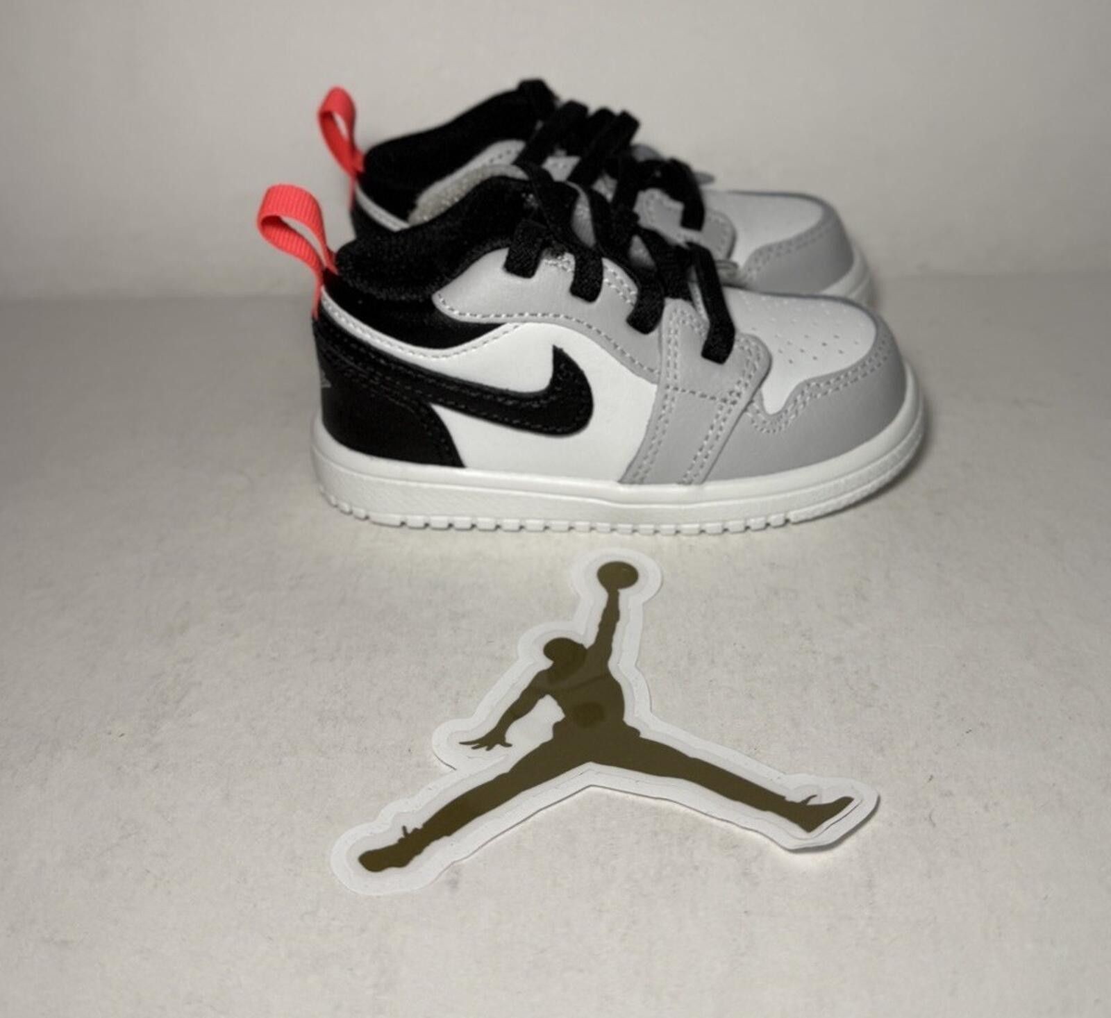 Jordan Brand Air Jordan 1 Low Alt (TD) Sneaker Black/Black-Summit White Size US 5 / EU 37 - 1 Thumbnail