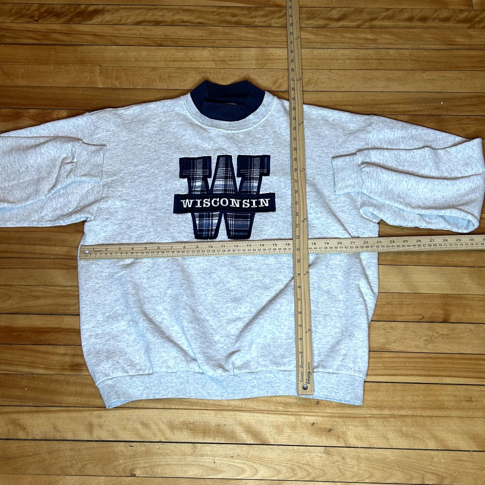 Vintage Vintage 90s Wisconsin Badgers Blue Plaid Crewneck Large Size US L / EU 52-54 / 3 - 6 Thumbnail