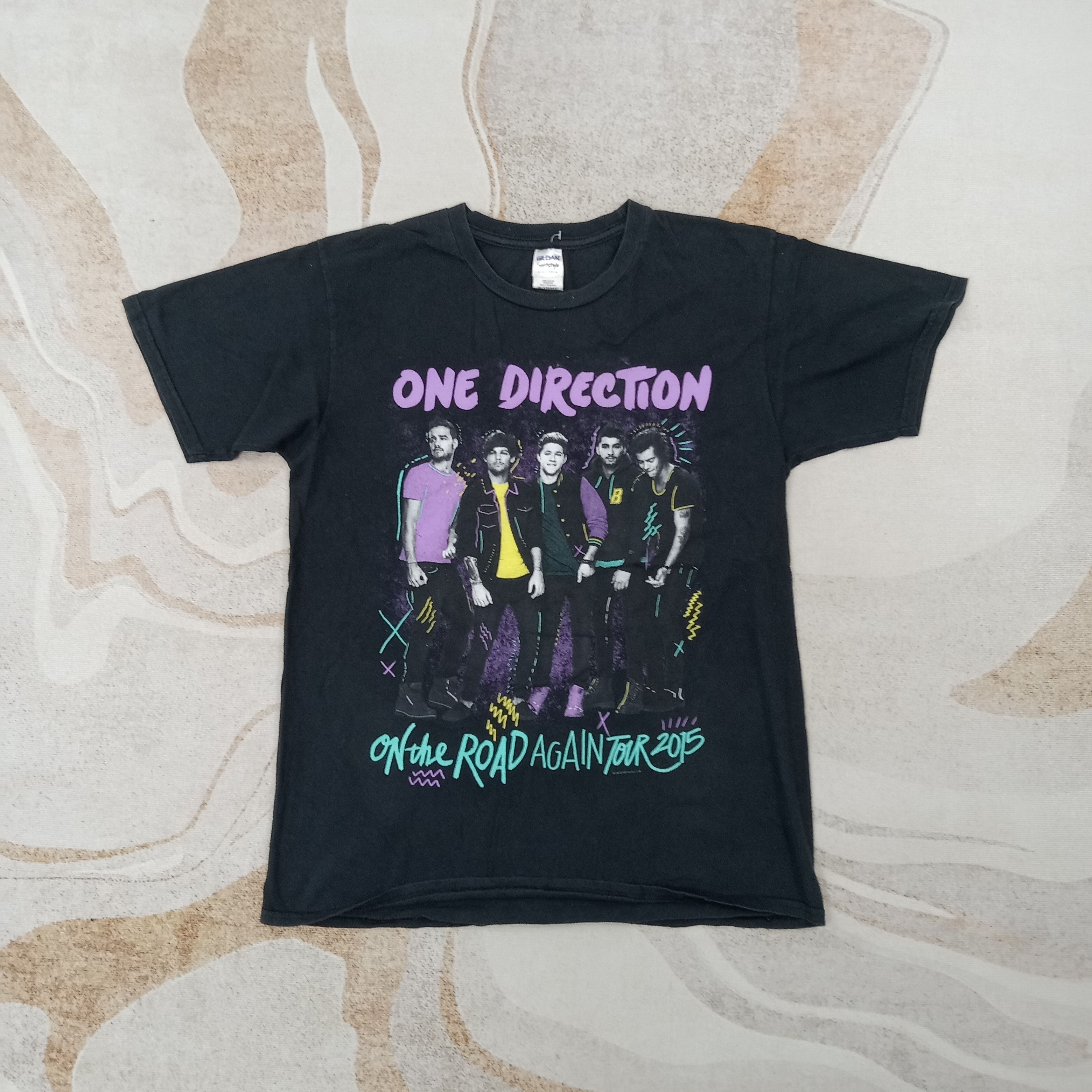 Band Tees One Direction On The Road Again Tour Tshirt C267N54 Size US M / EU 48-50 / 2 - 1 Thumbnail