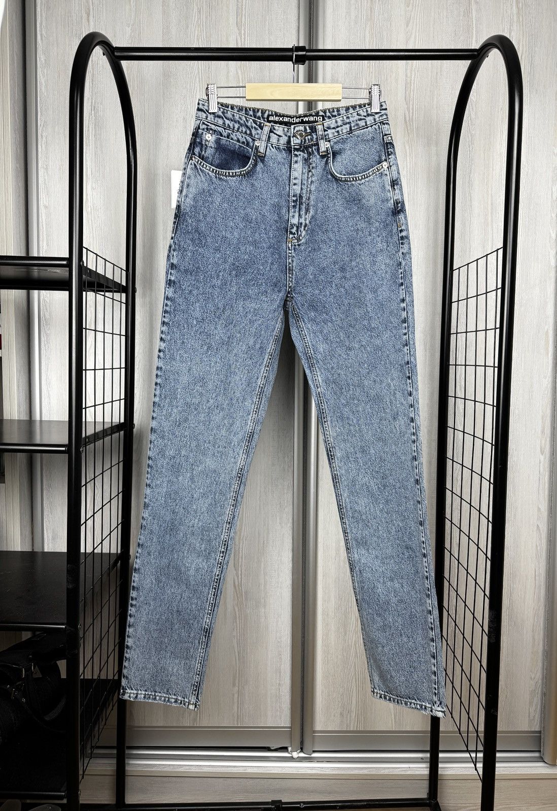 Alexander Wang Alexander Wang light blue Mom High Rise denim jeans size 28 Size 28" / US 6 / IT 42 - 1 Thumbnail