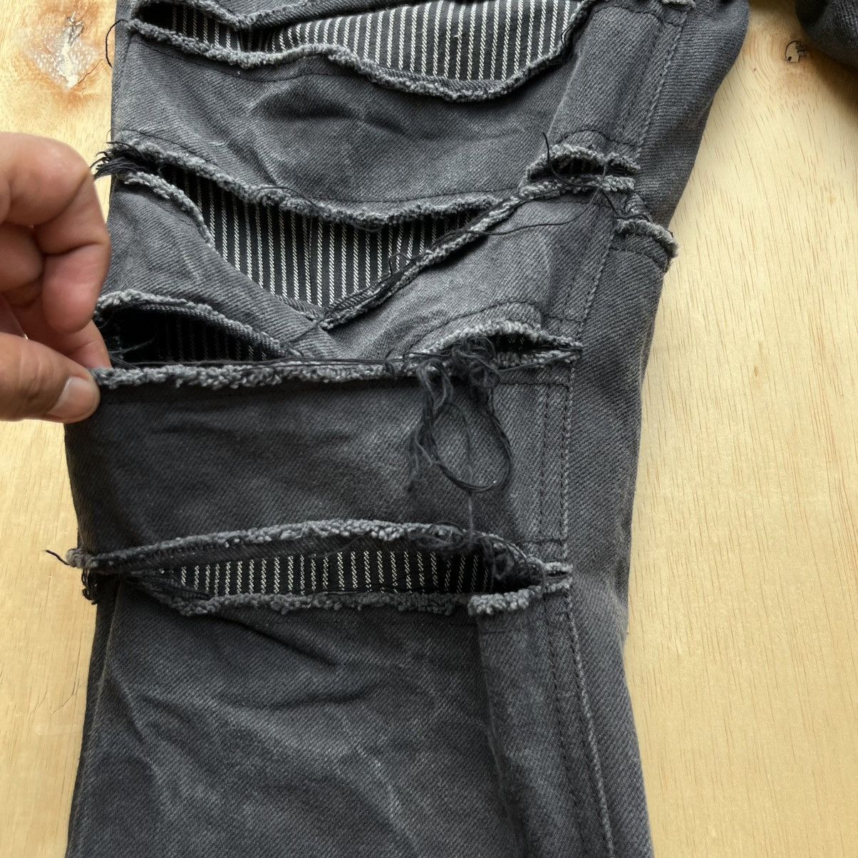 Japanese Brand EDGE RUPERT DISTRESSED BLACK WASHED 2 DENIM LIKE UNDERCOVER Size US 32 / EU 48 - 4 Thumbnail