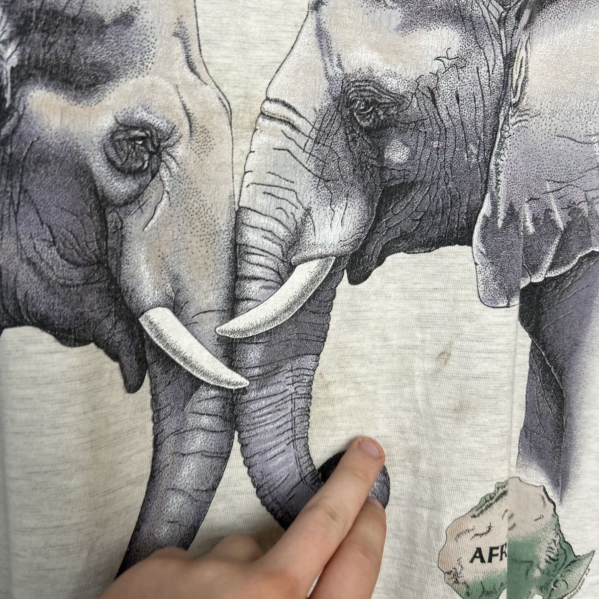 Vintage Vintage Elephant Big Logo 1992 Graphic print tee Size US XL / EU 56 / 4 - 5 Thumbnail