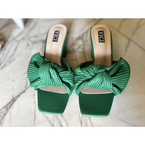 Other Vici Green Bow Sandals Women size US8 / EUR 38 / 2 1/2" Heel Size US 8 / IT 38 - 4 Thumbnail