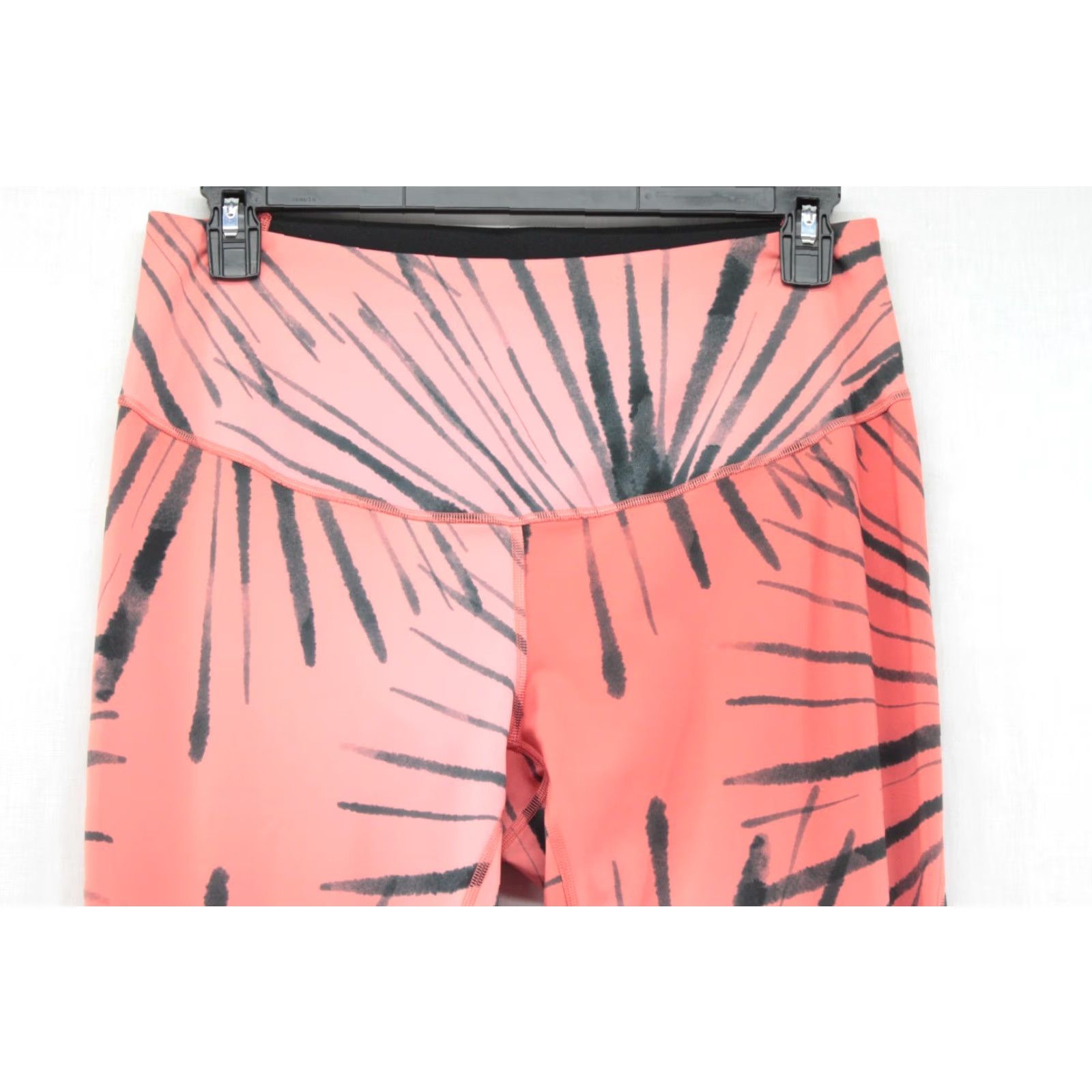 Adidas Adidas Leggings Womens 1X HONORE 11H Tiger Print Scarlet Activewear Yoga Studio Training 26 Inseam Size 40" / US 18 - 2 Thumbnail