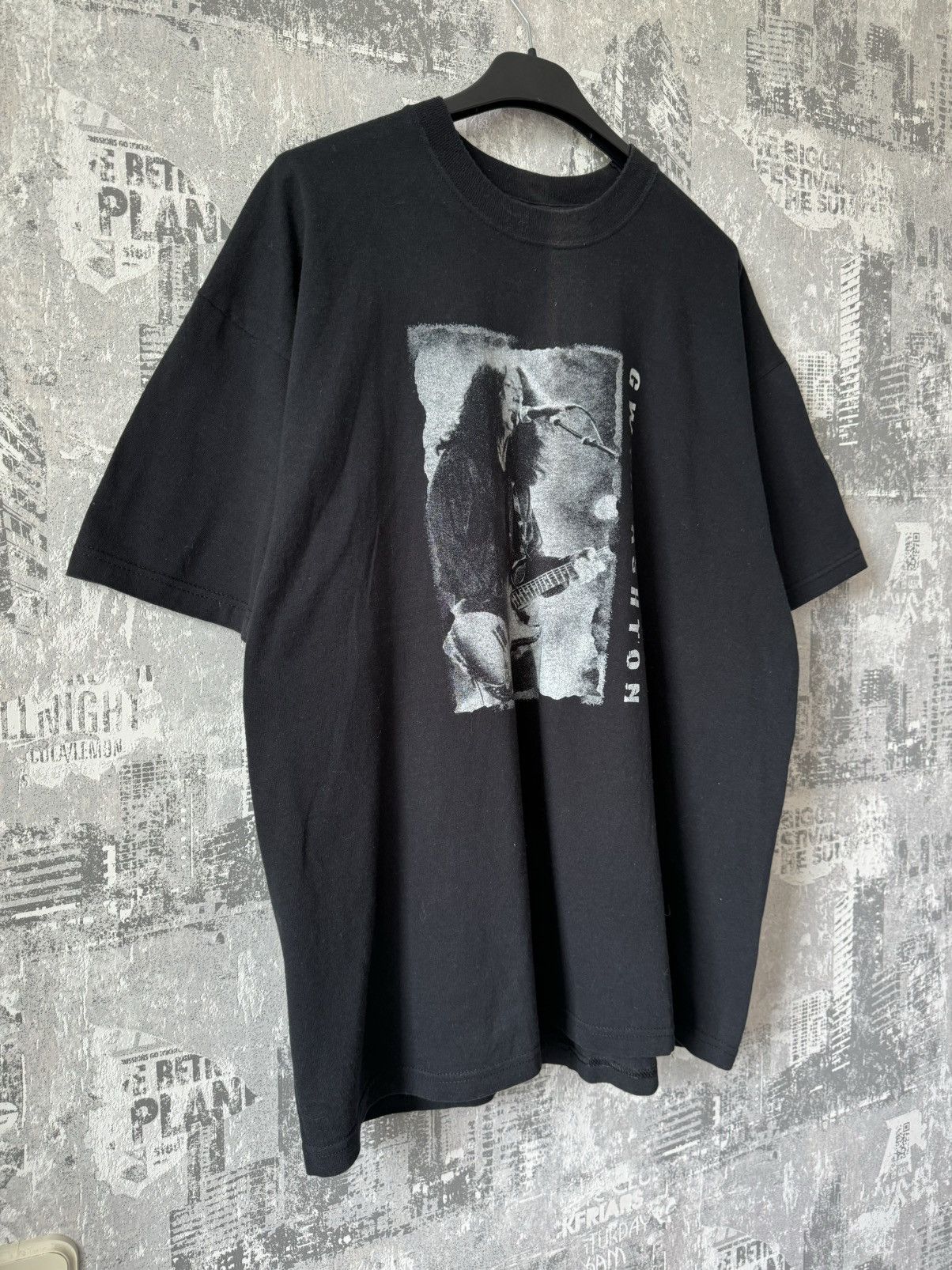 Vintage Vintage Rock Band T-Shirt Size US XL / EU 56 / 4 - 1 Thumbnail