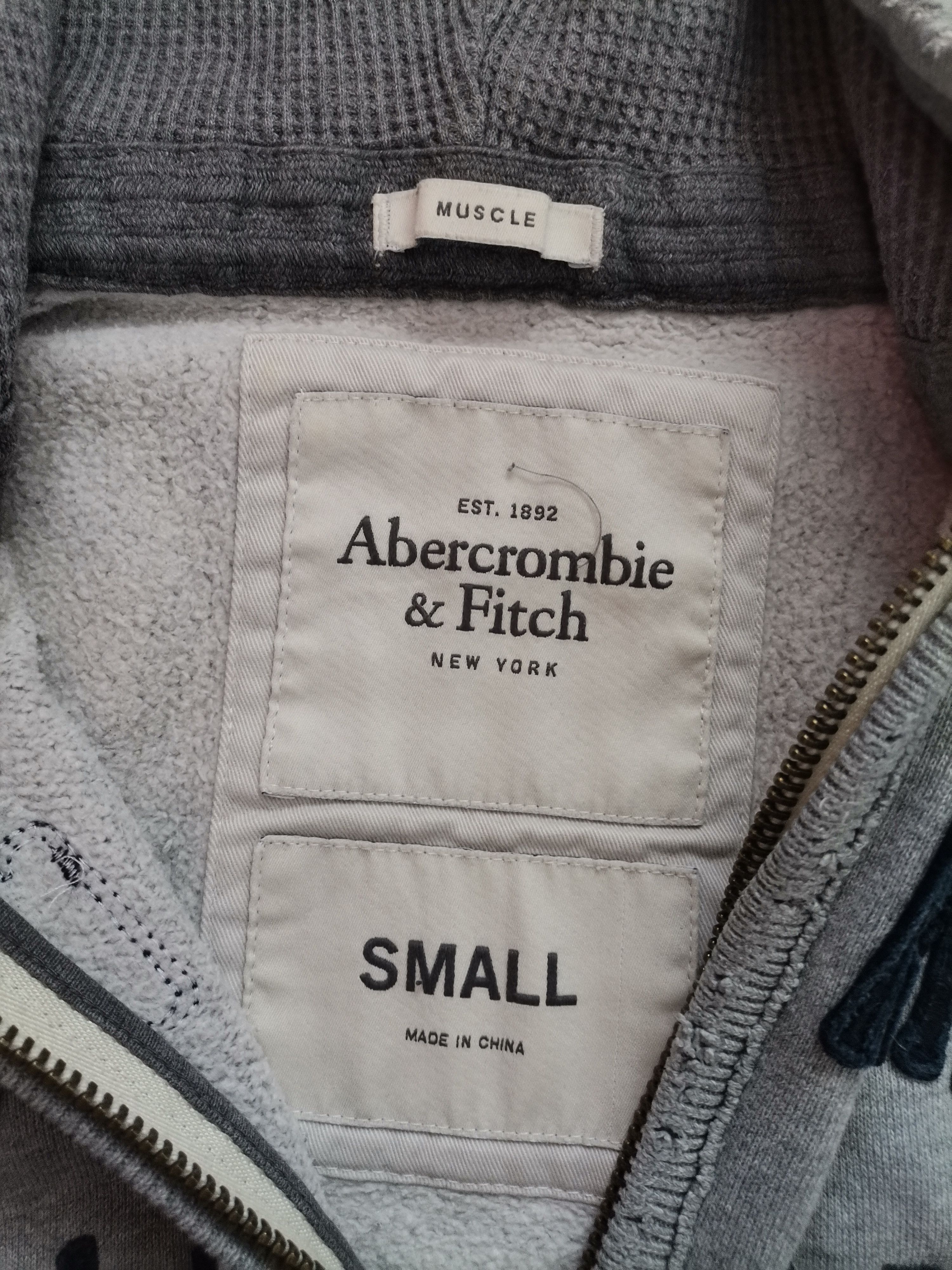 Abercrombie & Fitch Abercrombie & Fitch Distressed Zip Up Hoodie Size US S / EU 44-46 / 1 - 4 Thumbnail