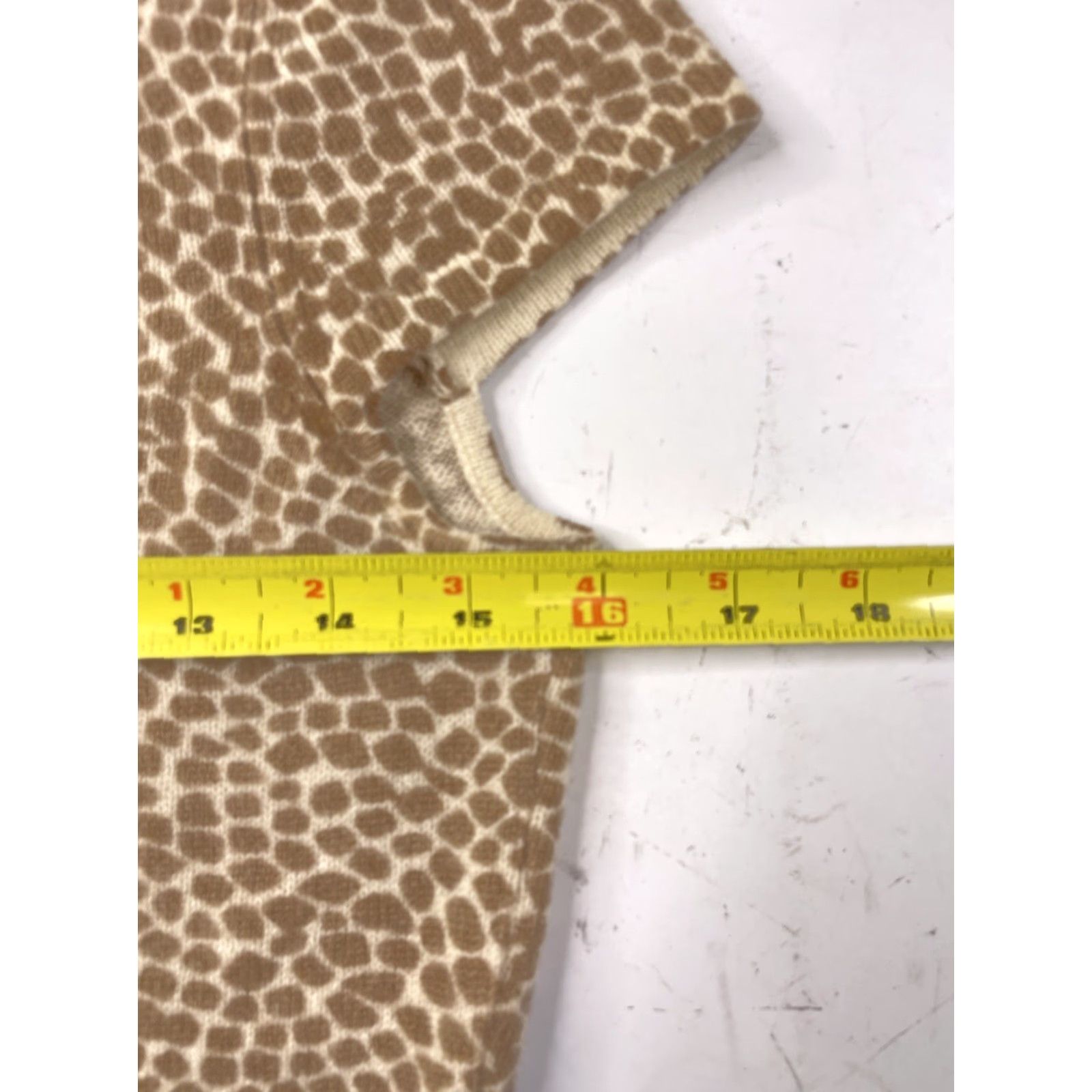 Saks Fifth Avenue Saks Fifth Avenue Sweater Shirt Womens 100% Cashmere Short Sleeve Animal Print Cheetah Leopard Small S Multicolor Pullover Round Neck Womens Size S / US 4 / IT 40 - 5 Thumbnail