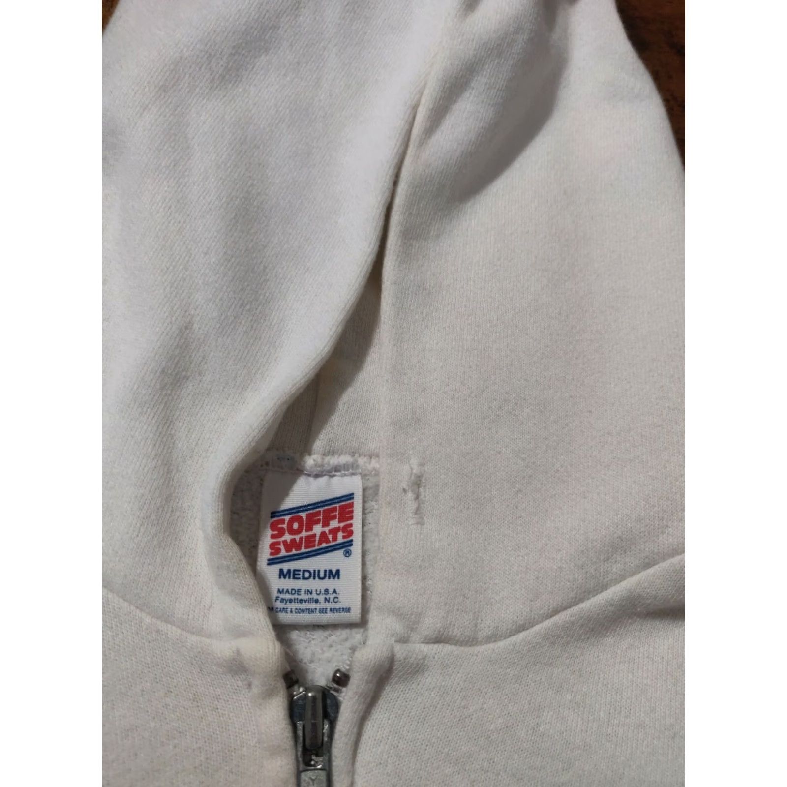 Soffe VINTAGE Hooters White Hoodie Sweatshirt Full Zip Made in USA Men's Medium M Size US M / EU 48-50 / 2 - 4 Thumbnail
