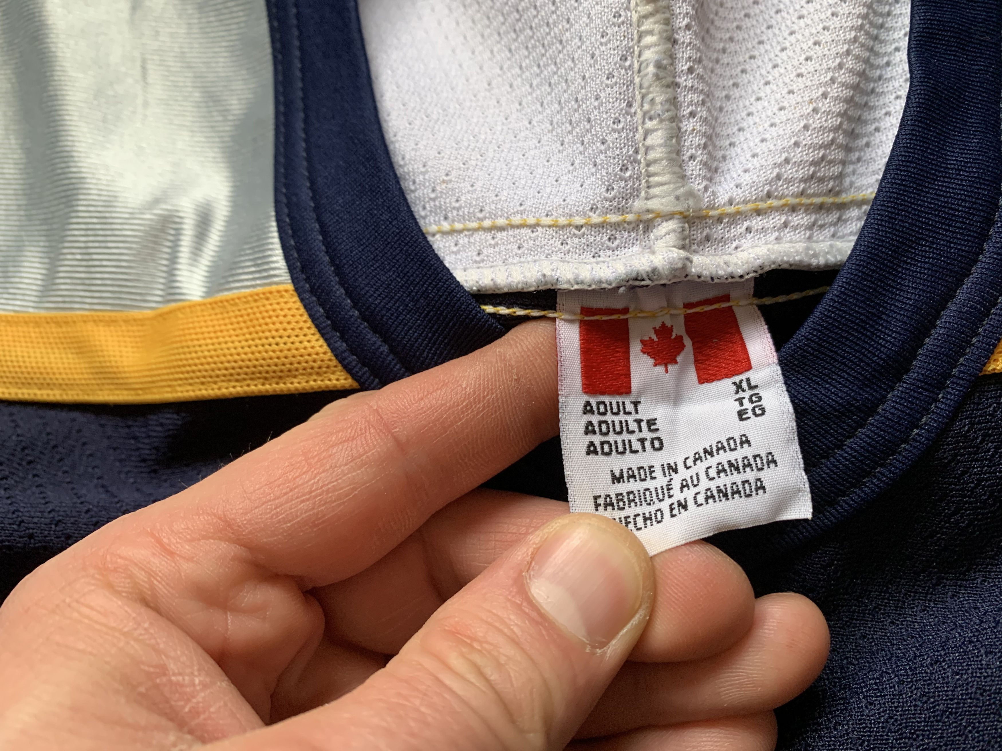 Ccm × NHL × Vintage Vintage Swindon Innogy Ccm Hockey Jersey Size US XL / EU 56 / 4 - 4 Thumbnail