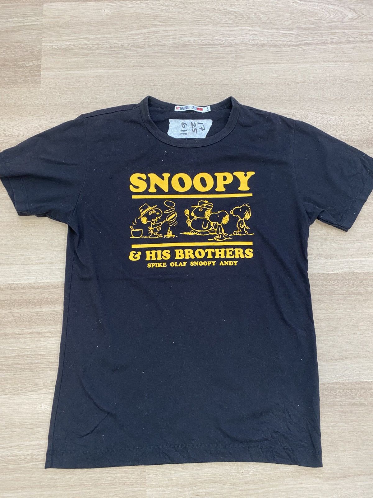 Uniqlo Snoopy andy size s uniqlo tshirt big logo Size US S / EU 44-46 / 1 - 3 Thumbnail