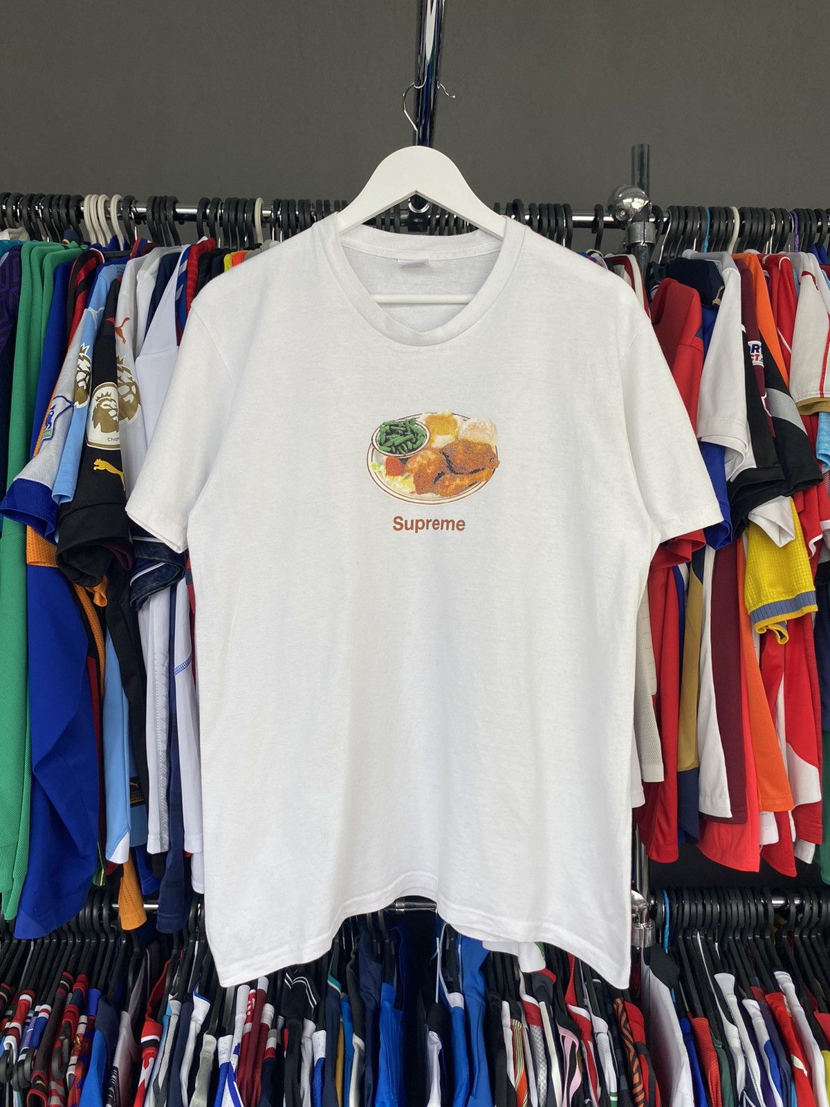 Supreme Supreme Chicken Dinner Tee T Shirt White size M Size US M / EU 48-50 / 2 - 1 Thumbnail