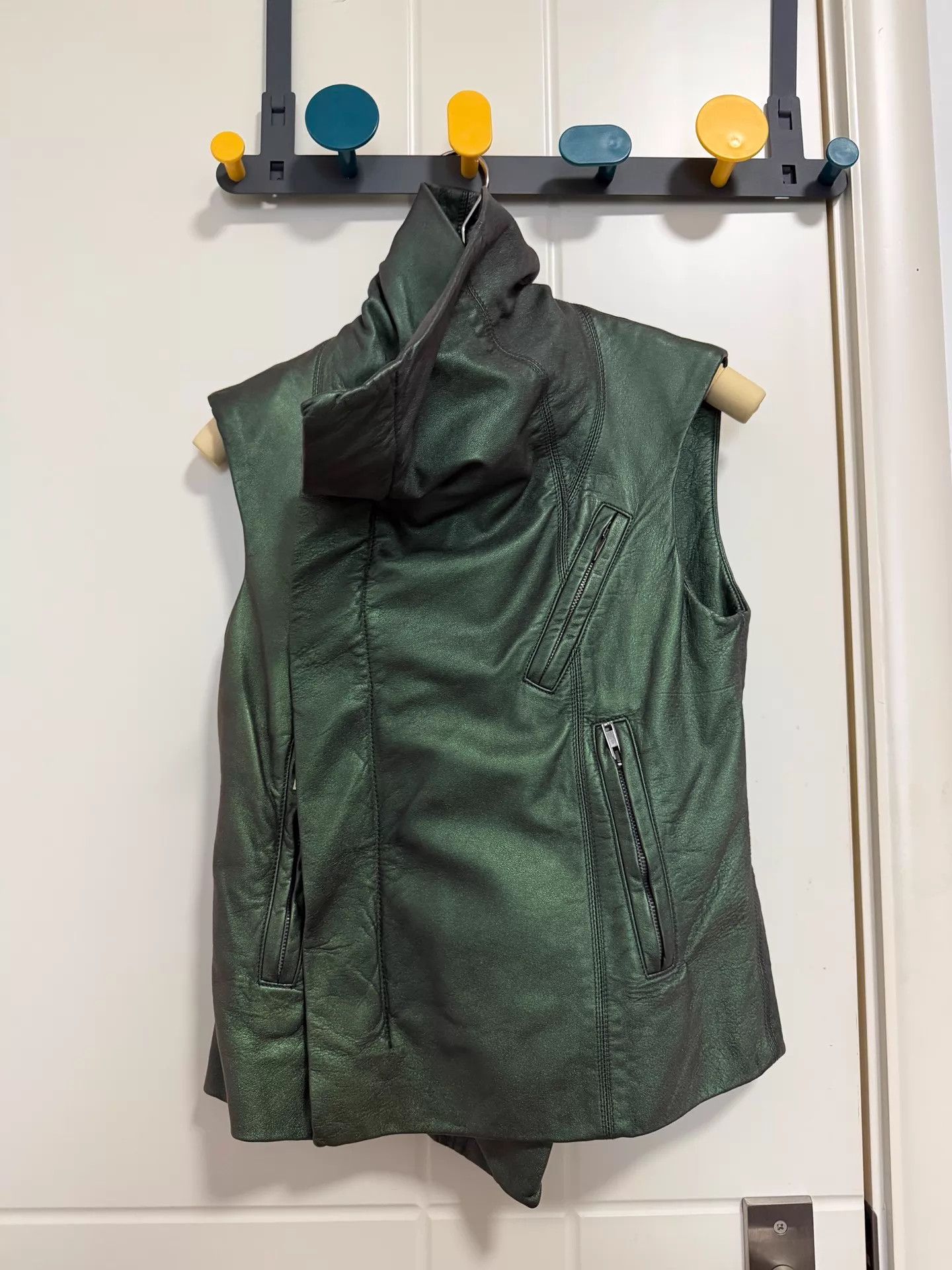 Rick Owens Rick Owens Metallic Green Lambskin Vest 34 Unused Size XS / US 0-2 / IT 36-38 - 1 Thumbnail