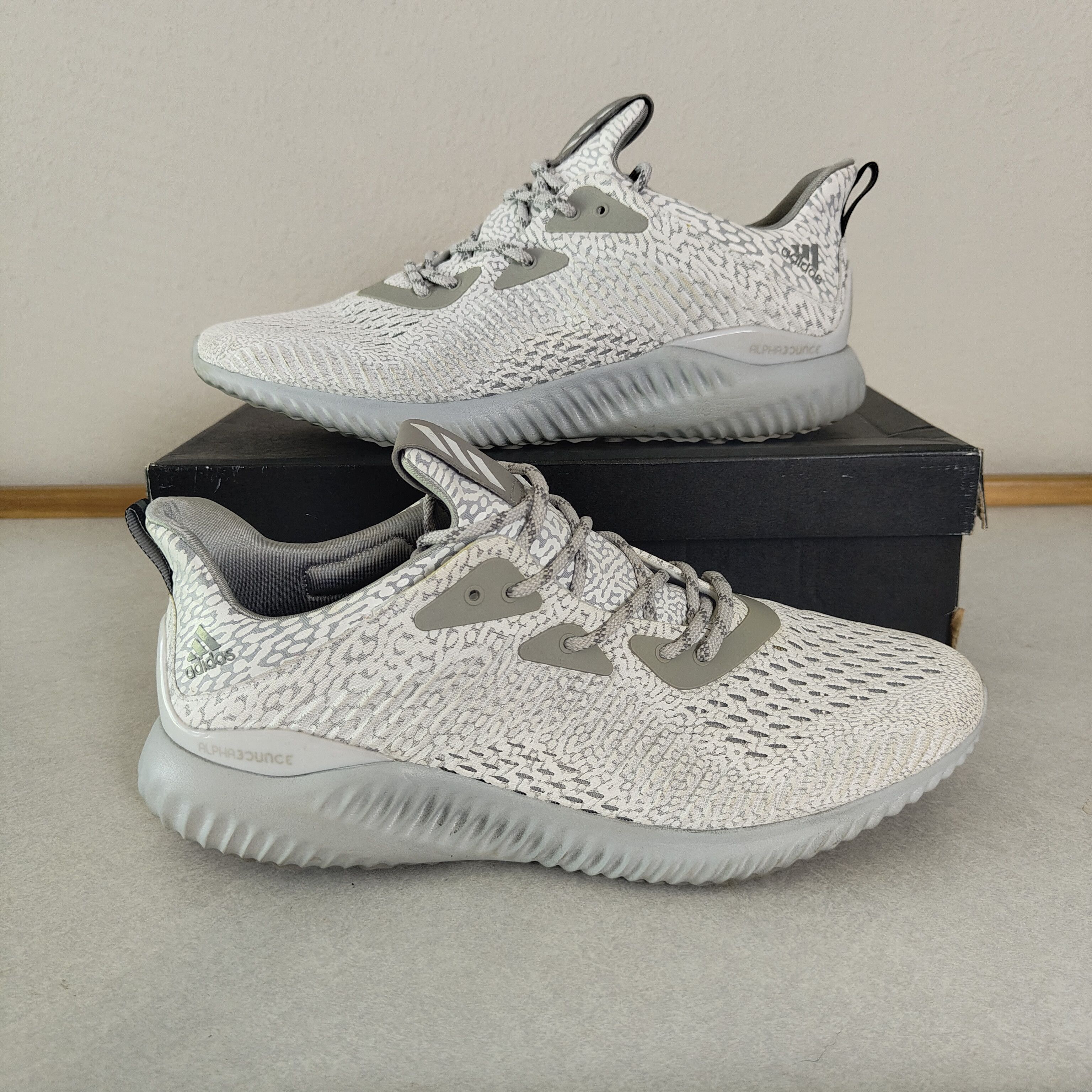 Adidas Adidas Alphabounce BW0427 White & Gray Shoes Men's Size US 11.5 / EU 44-45 - 2 Thumbnail