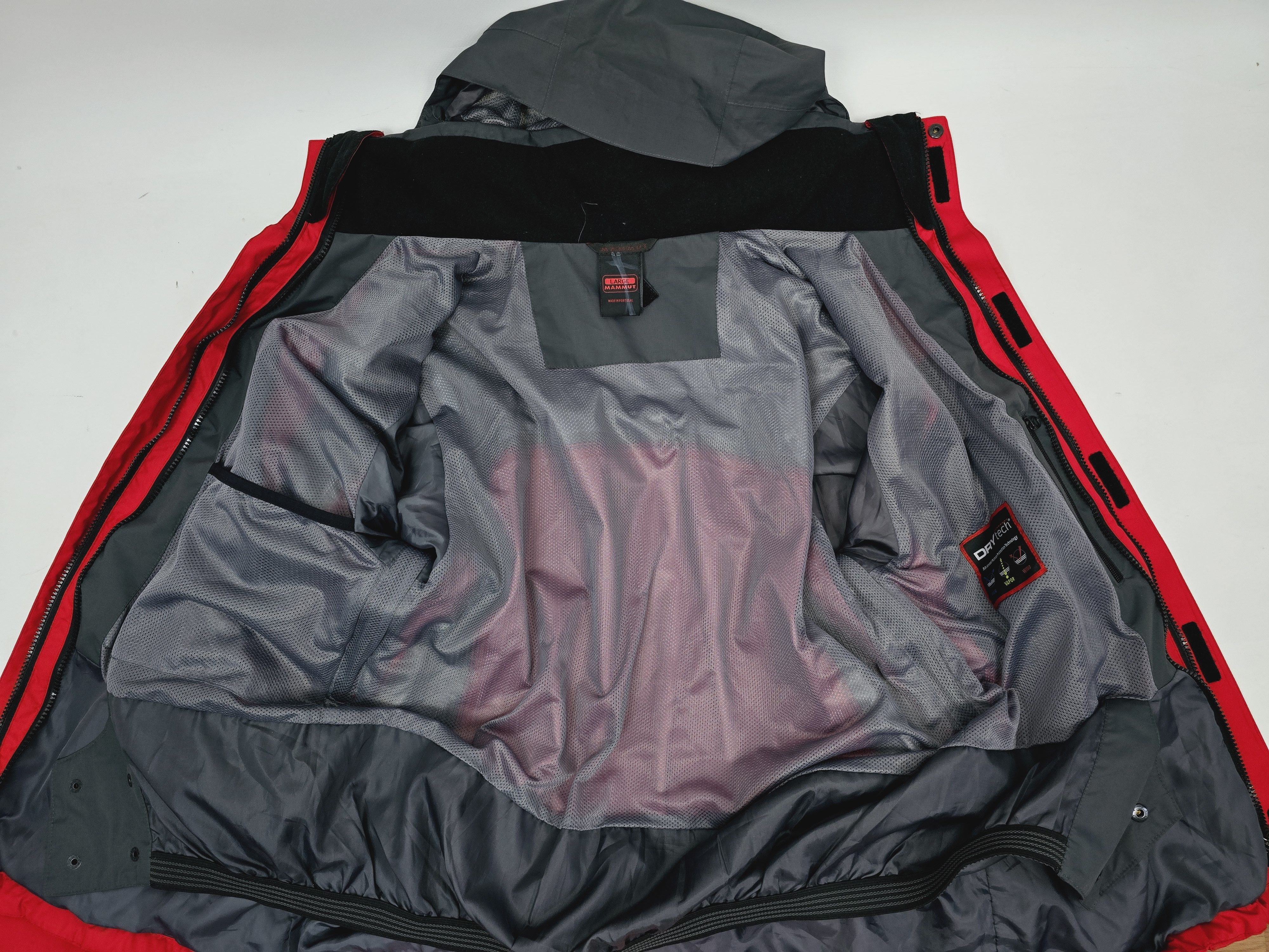 Mammut Mammut DryTech Waterproof Jacket Red Black Size L - Outdoor Size US L / EU 52-54 / 3 - 20 Thumbnail