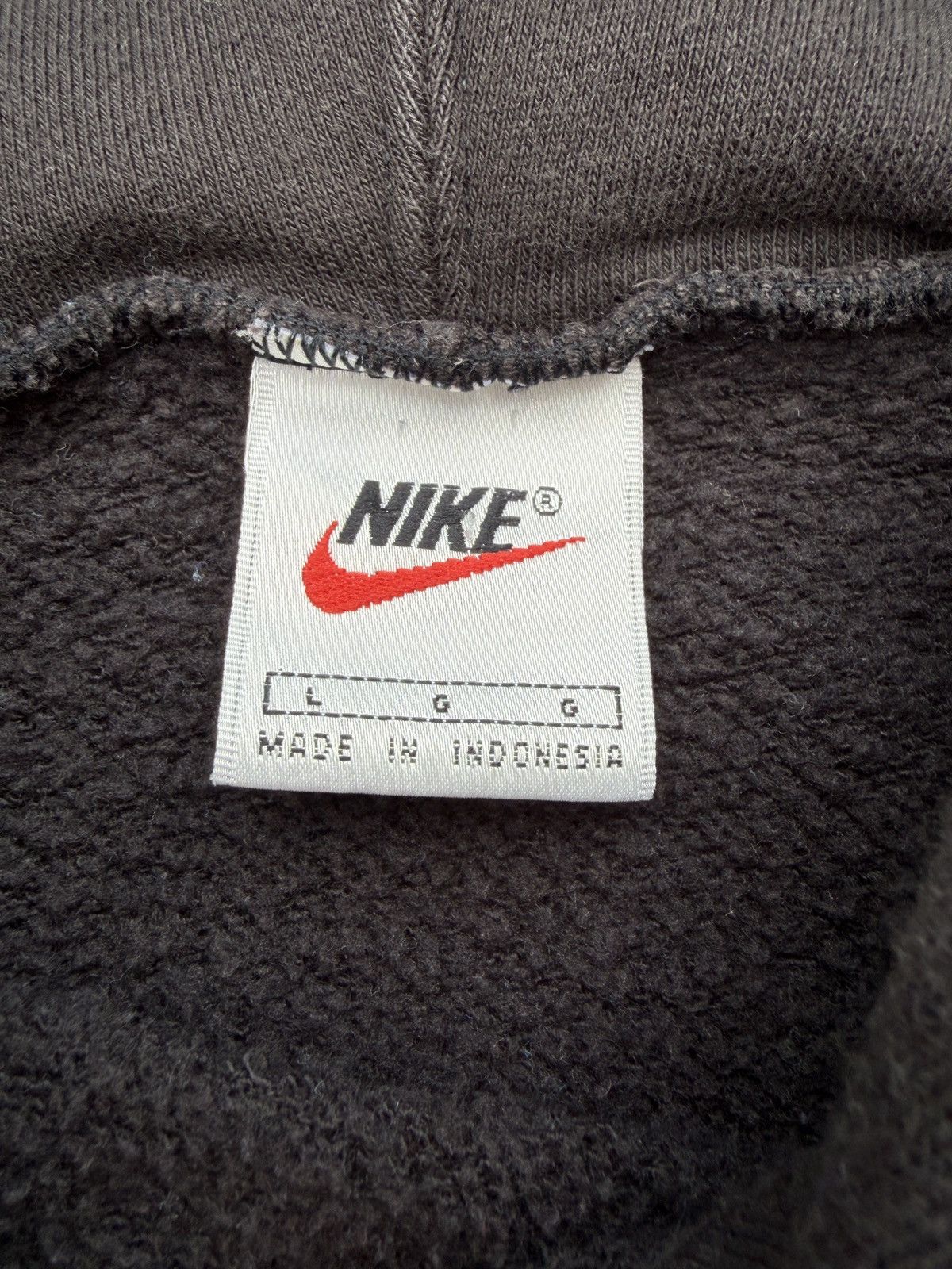 Nike Rare Nike Vintage Basketball Center Swoosh Hoodie L Size US L / EU 52-54 / 3 - 5 Thumbnail