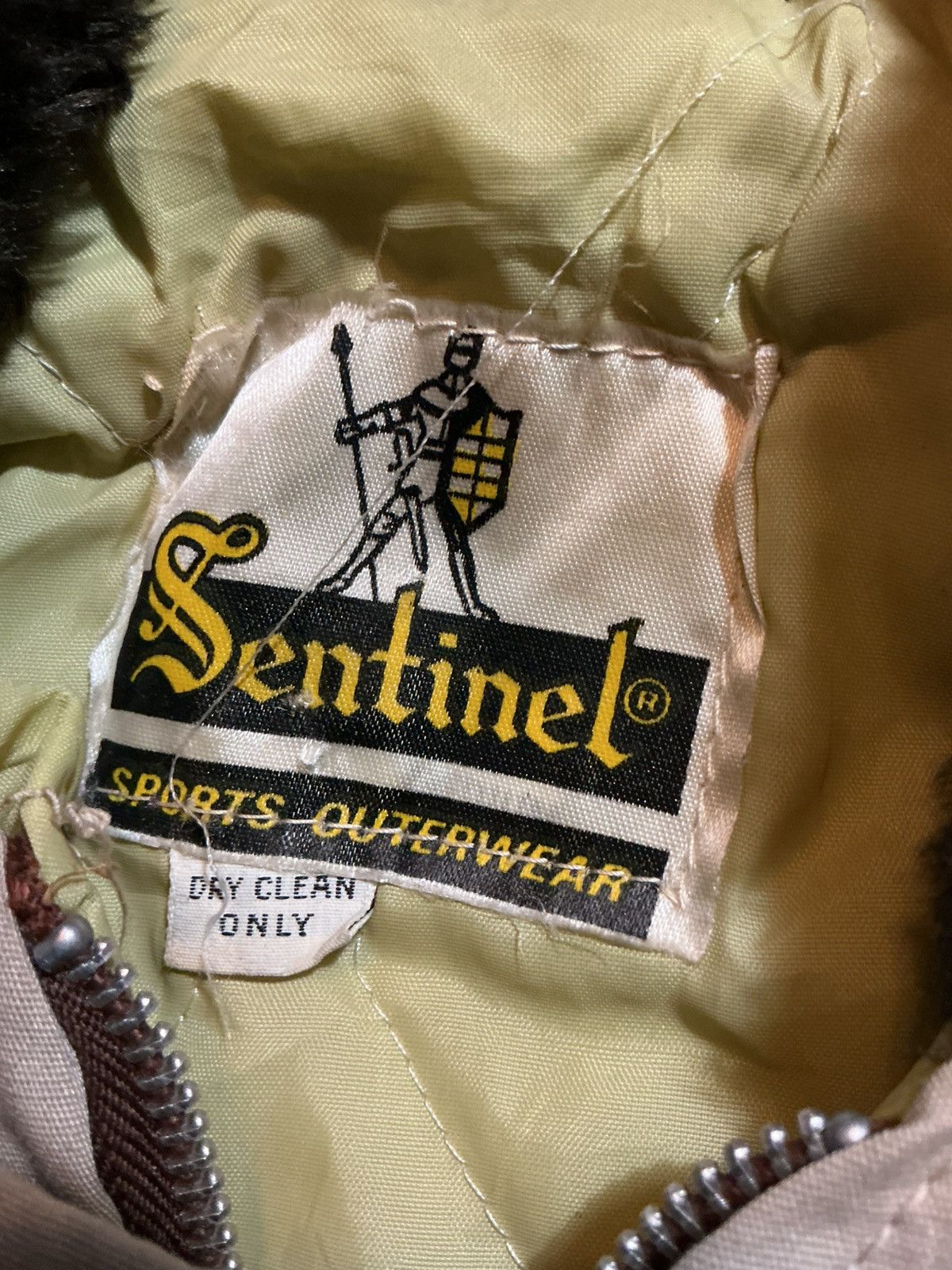 Vintage Vintage 70s 80s Sentinel YKK Zip Faux Fur Bomber Jacket Size US M / EU 48-50 / 2 - 4 Thumbnail