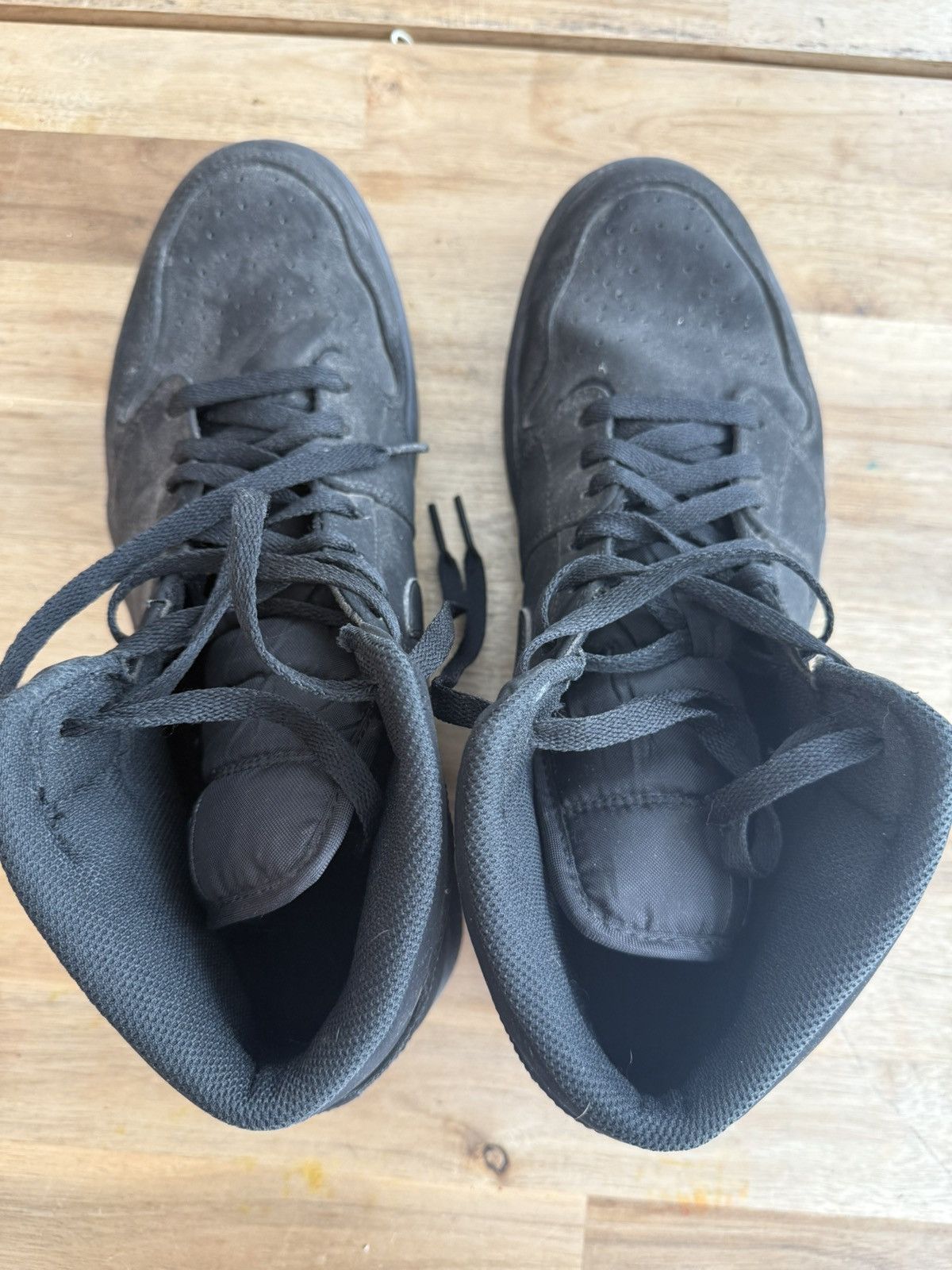 Jordan Brand × Nike Monochrome all black Jordan 1 Size US 12 / EU 45 - 6 Thumbnail