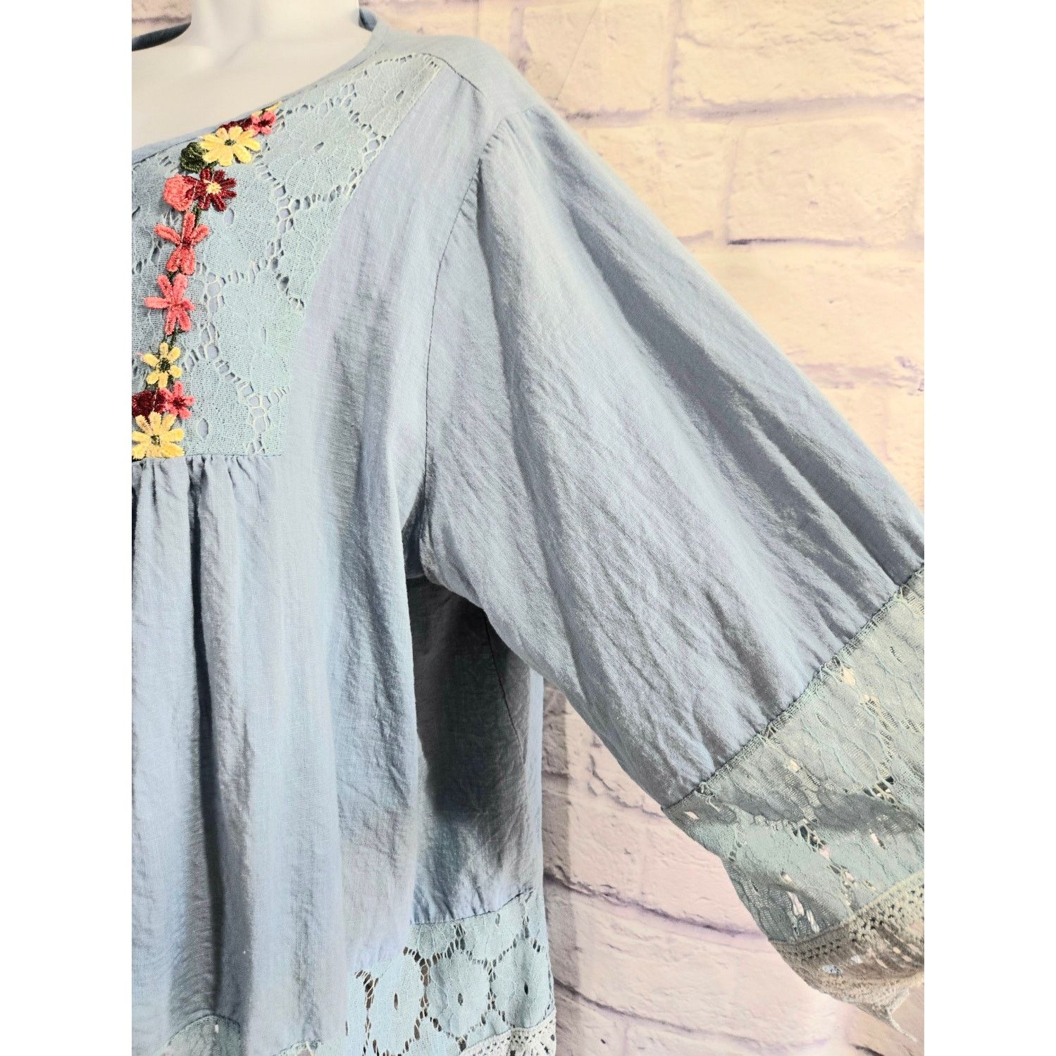 Other Blue Floral Bodice 3/4 Lace Trim Hem Top 3X Plus Lightweight Size 3XL / US 20-22 - 3 Thumbnail