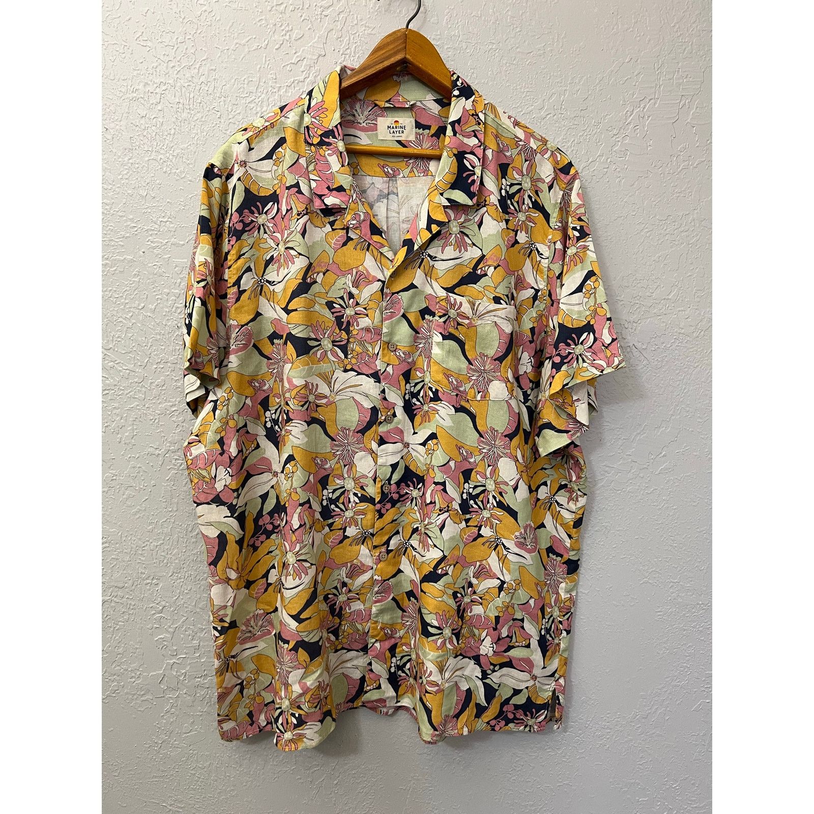 Marine Layer Marine Layer Floral Hawaiian Camp Shirt Mens XXL Tropical Size US XXL / EU 58 / 5 - 2 Thumbnail