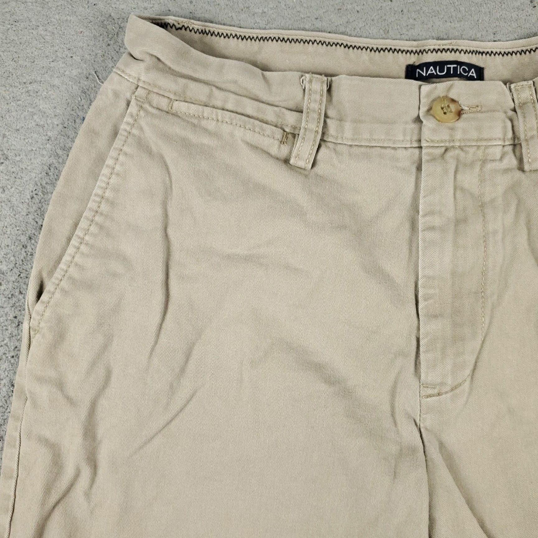 Nautica VINTAGE Nautica Shorts Mens Waist 30 Beige Casual Flat Front Chino Size US 30 / EU 46 - 2 Thumbnail
