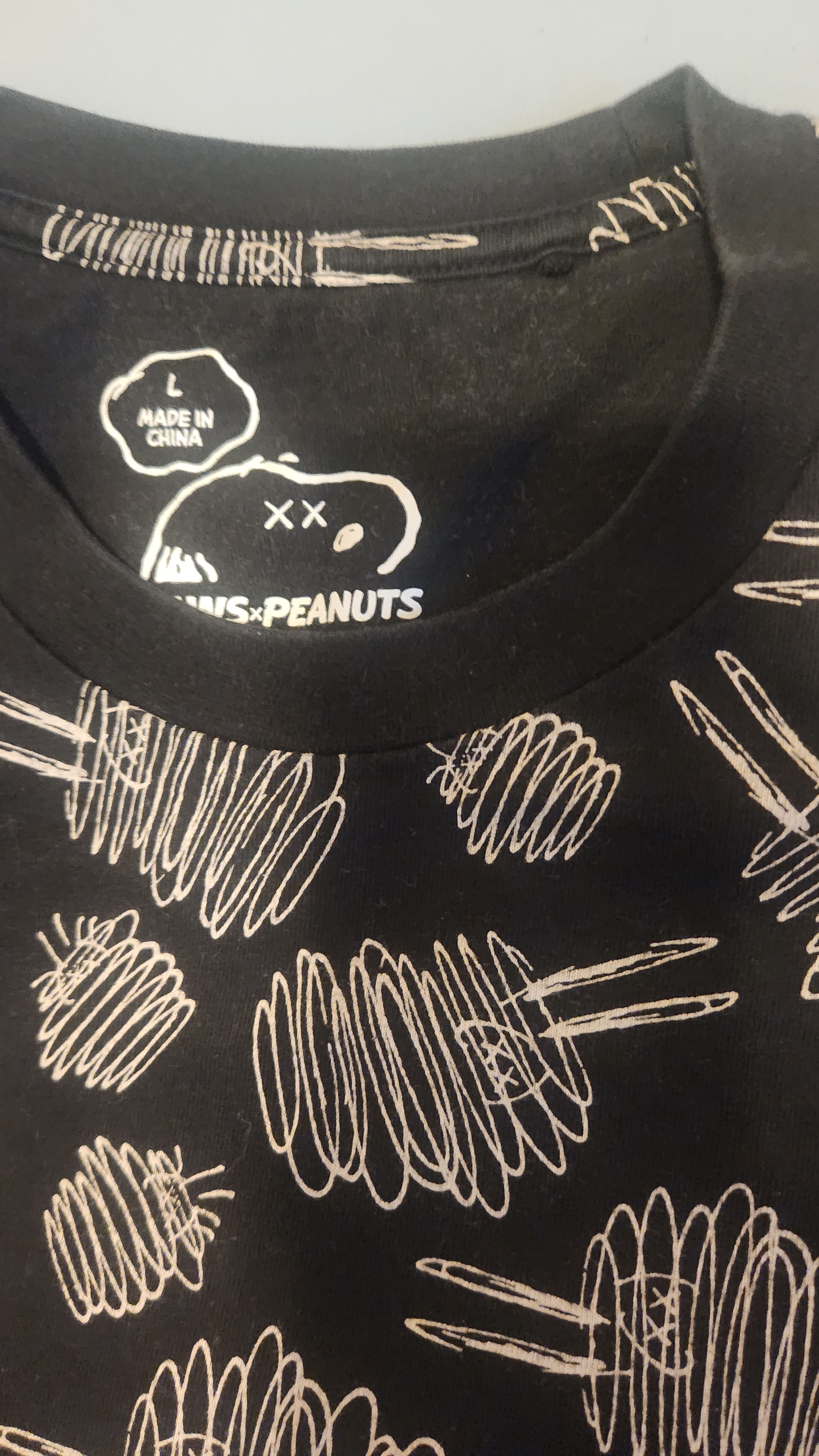 Kaws × Peanuts × Uniqlo Kaws x Peanuts x Uniqlo all over print Size US L / EU 52-54 / 3 - 2 Thumbnail