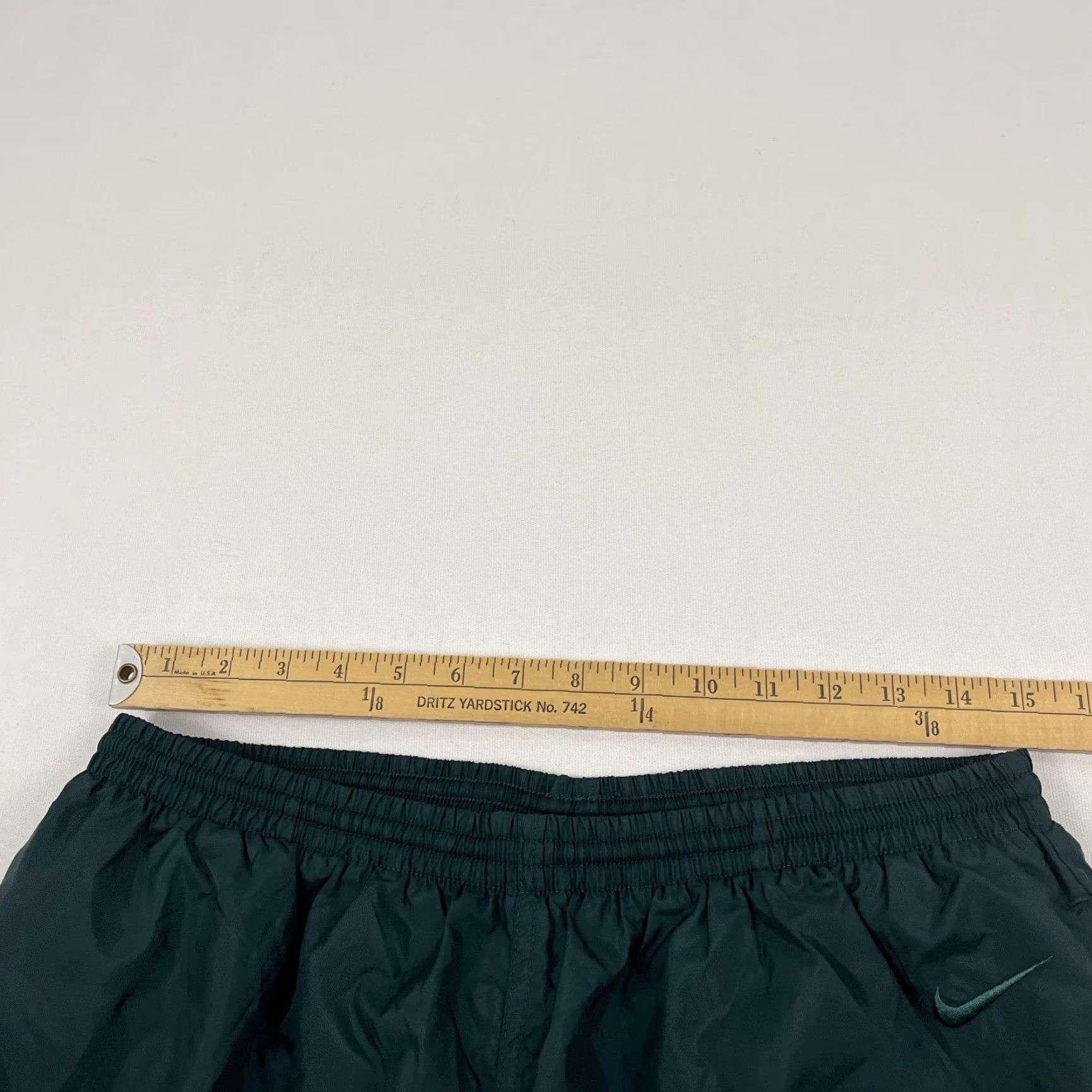 Nike VINTAGE Nike Windbreaker Track Pants Men XL Forest Green Tapered Ankle Zip Y2K 32" Inseam Pockets 90s Outdoor Classic Nike Air Pants Mens XL Green Size US 36 / EU 52 - 4 Thumbnail
