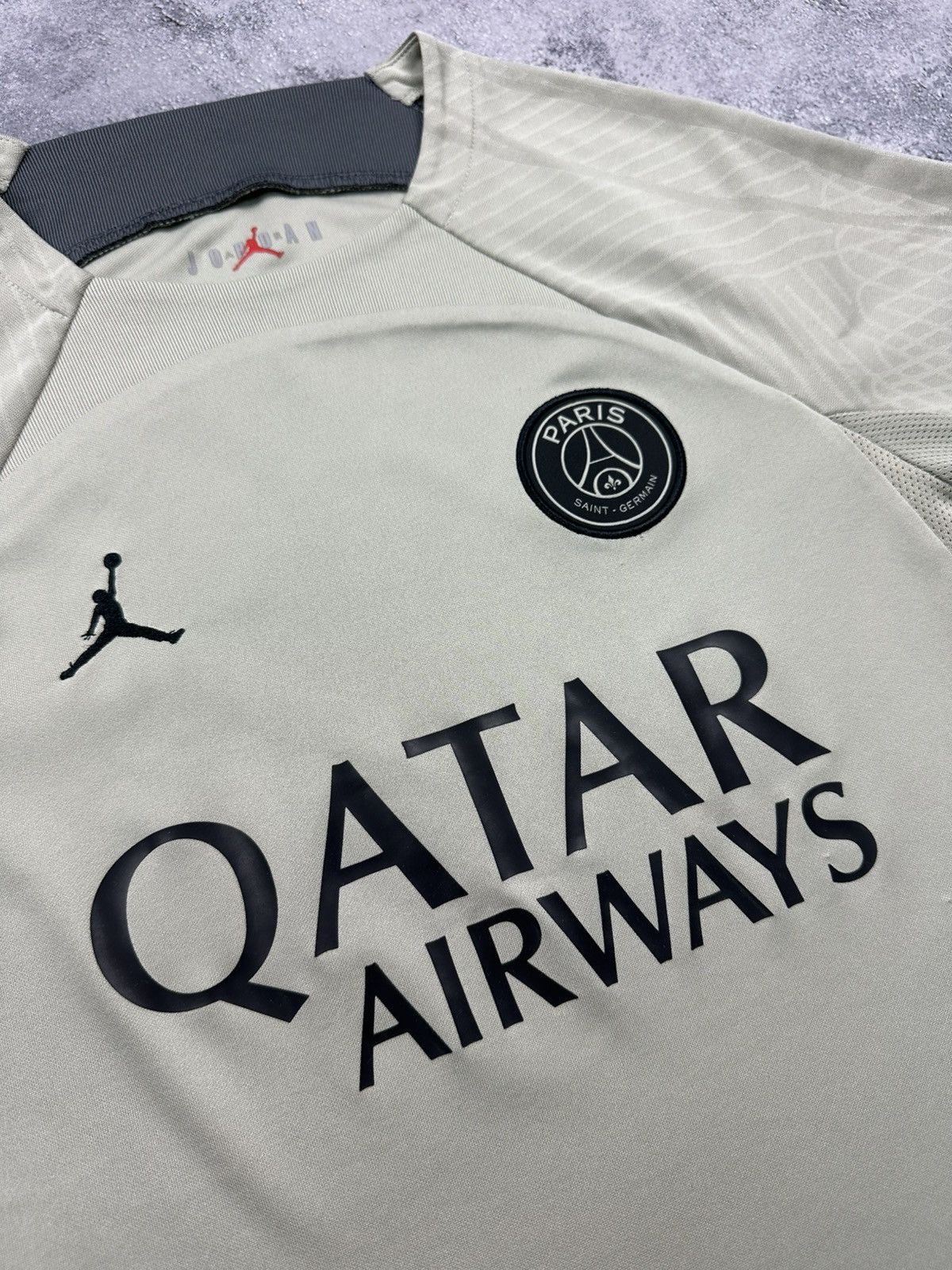Jordan Brand Nike Jordan PSG 2023/2024 Paris Saint-Germain Soccer Jersey Size US S / EU 44-46 / 1 - 6 Thumbnail