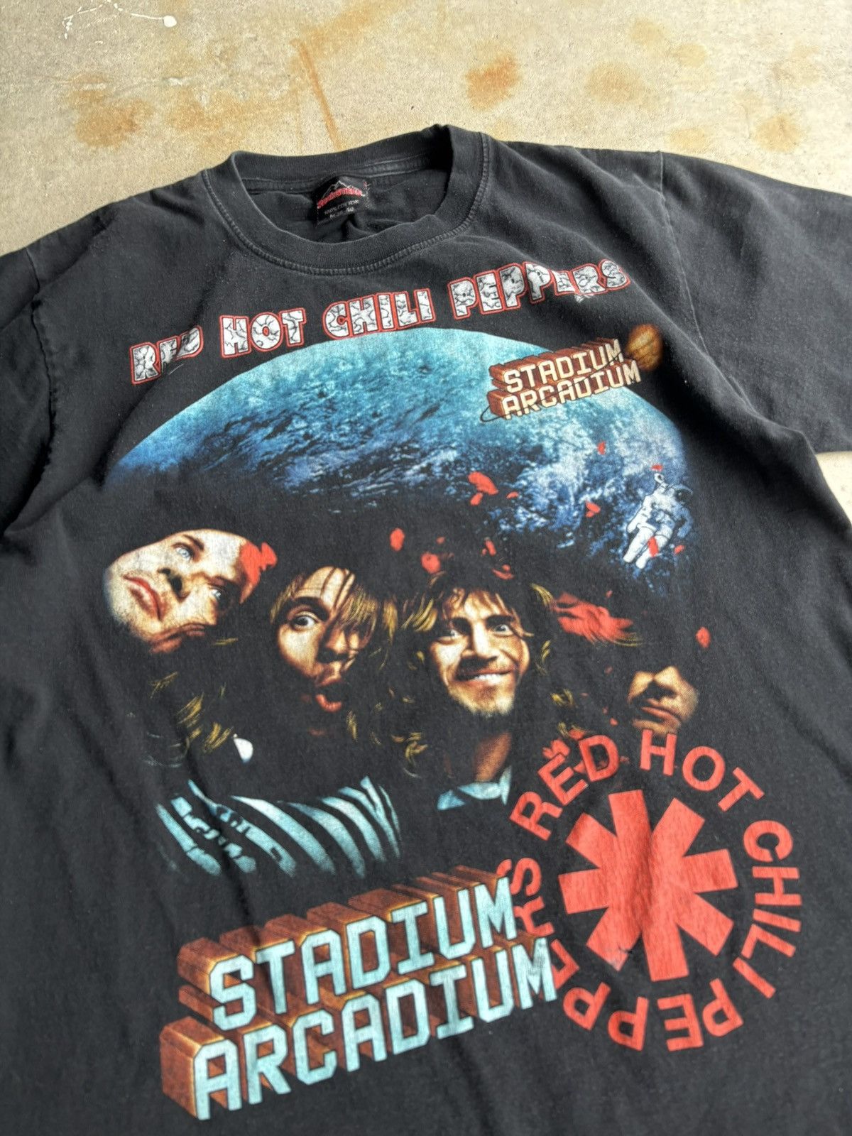 Band Tees Vintage Early 2000s Red Hot Chilli Peppers Thai Boot Tee Size US M / EU 48-50 / 2 - 3 Thumbnail