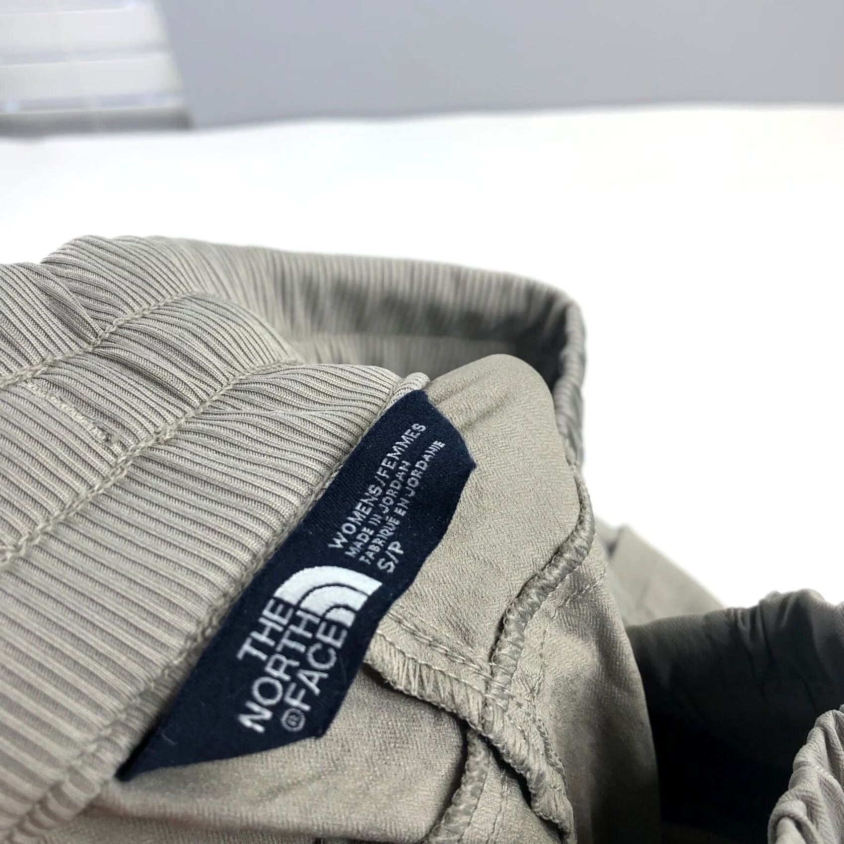 The North Face The North Face Pants Small Fit 28W 26L Thin Jogger Style Ruched Cinch Size 28" / US 6 / IT 42 - 6 Thumbnail