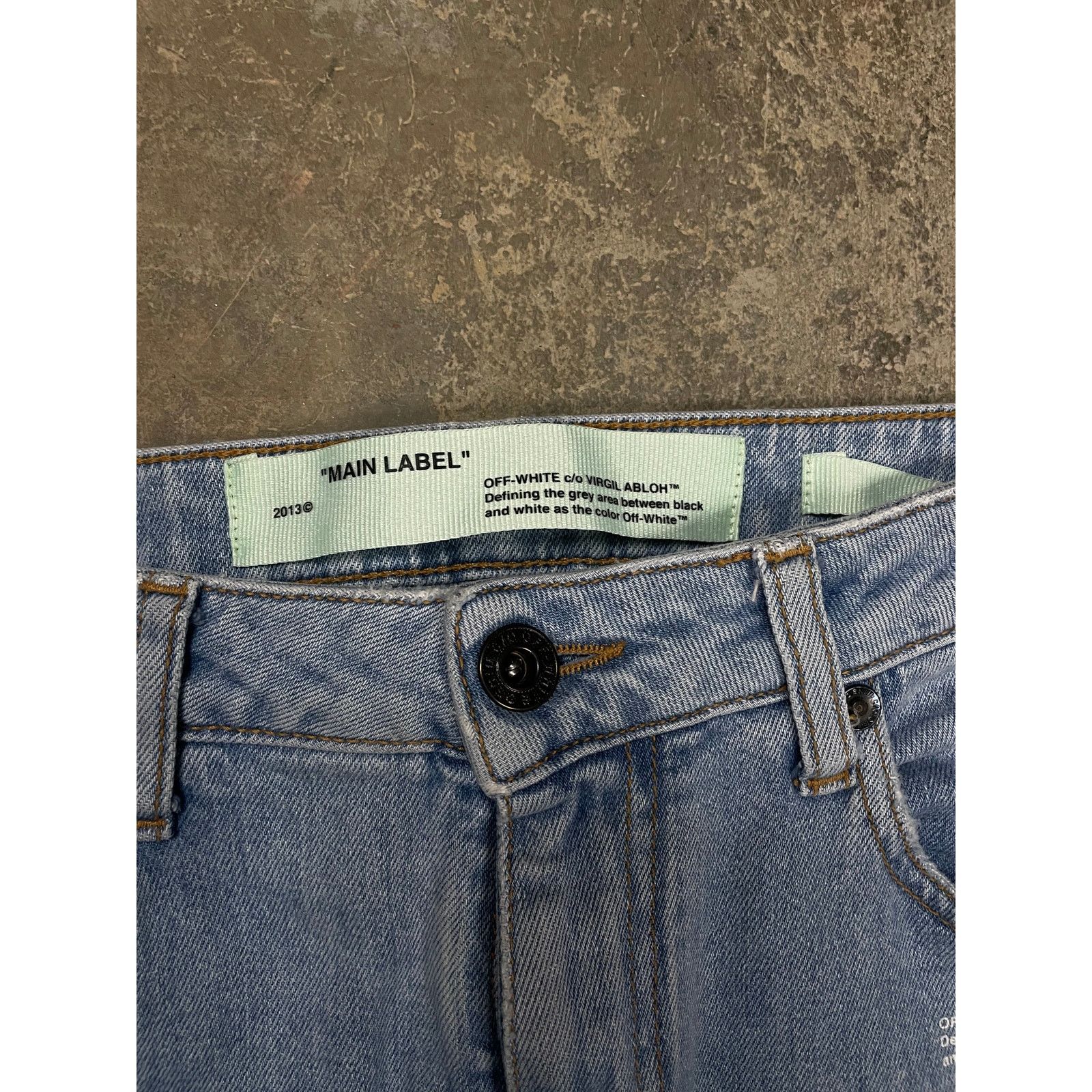 Off-White Off-White Jeans Light Wash Baby Blue 26 Used Size US 26 / EU 42 - 2 Thumbnail