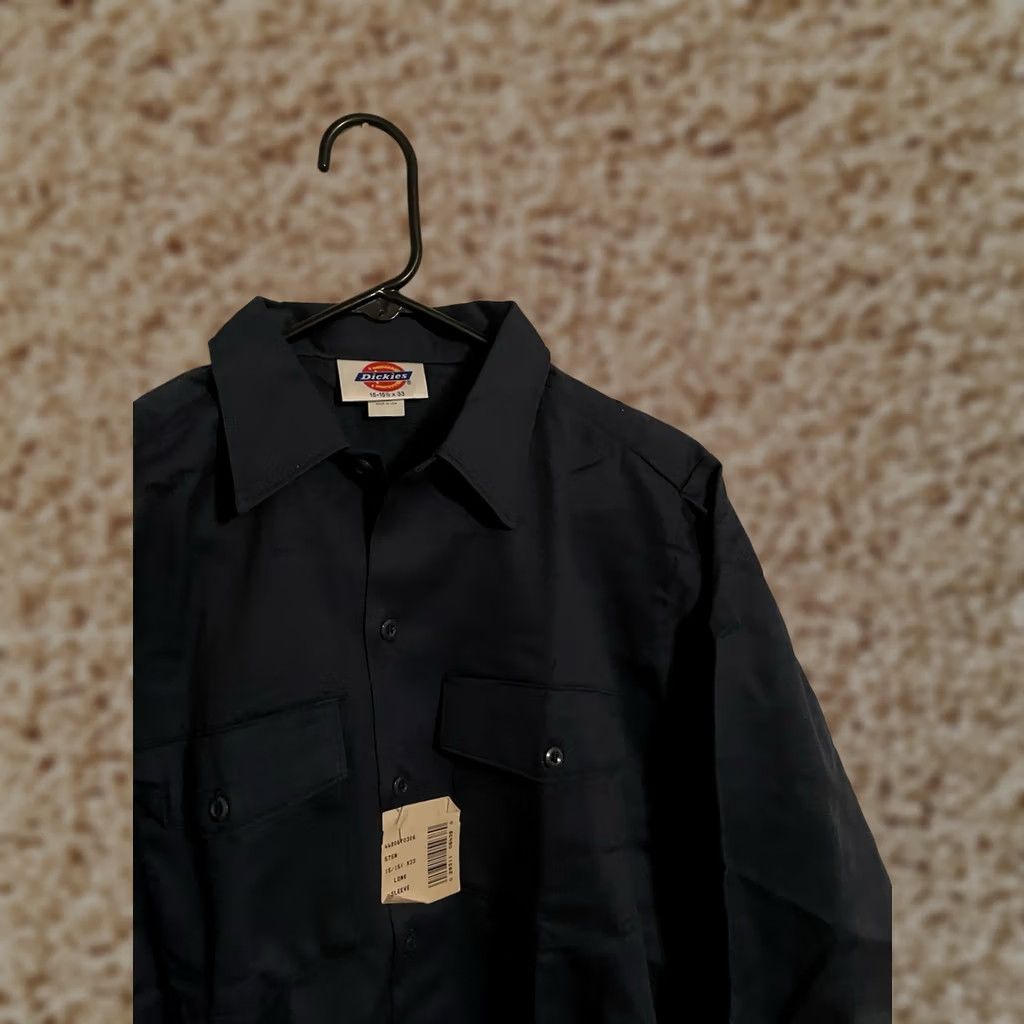 Dickies VINTAGE Dickies Work Shirt Navy Blue L/S Twill Button-Up 15.5/33 Mens 65% Polyester 35% Cotton Size US M / EU 48-50 / 2 - 1 Thumbnail
