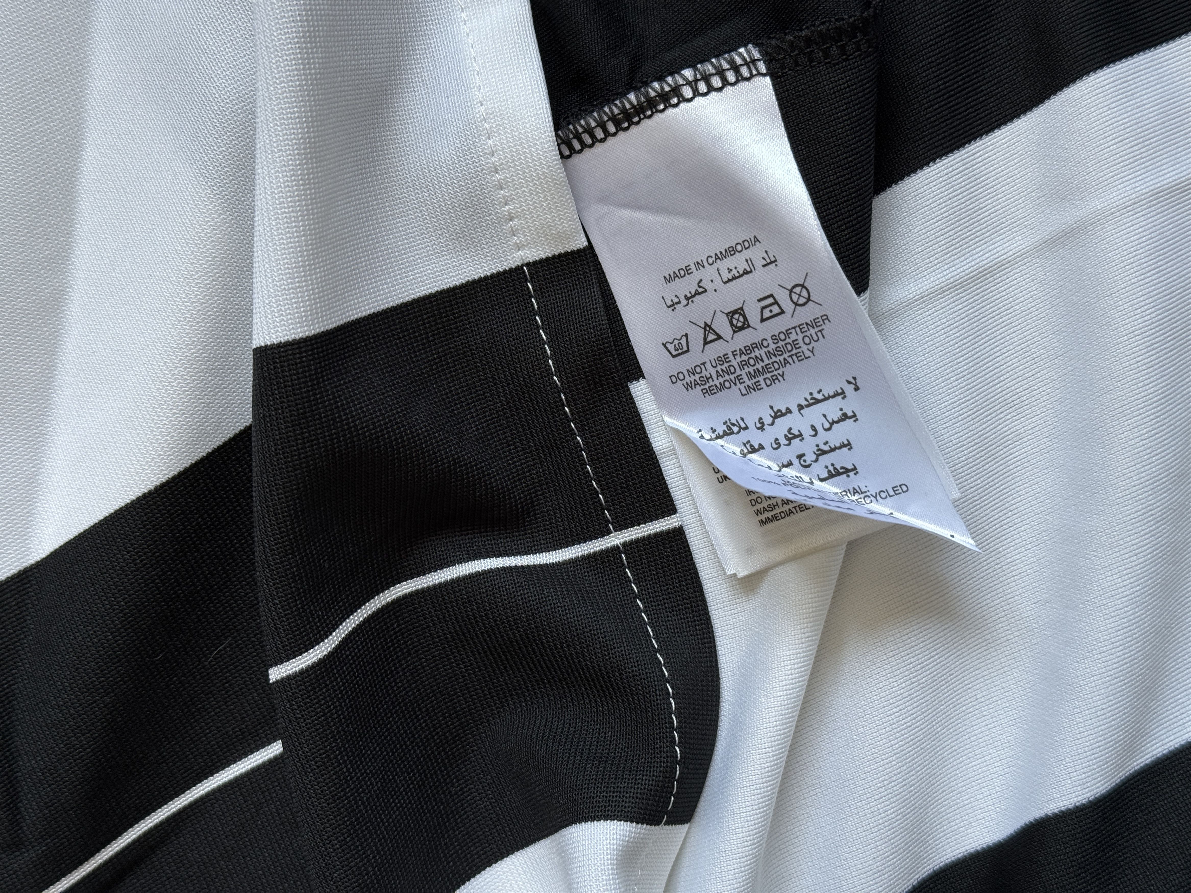 Adidas Juventus 2016 2017 FOOTBALL SHIRT JERSEY MAGLIA SIZE L Size US L / EU 52-54 / 3 - 12 Thumbnail