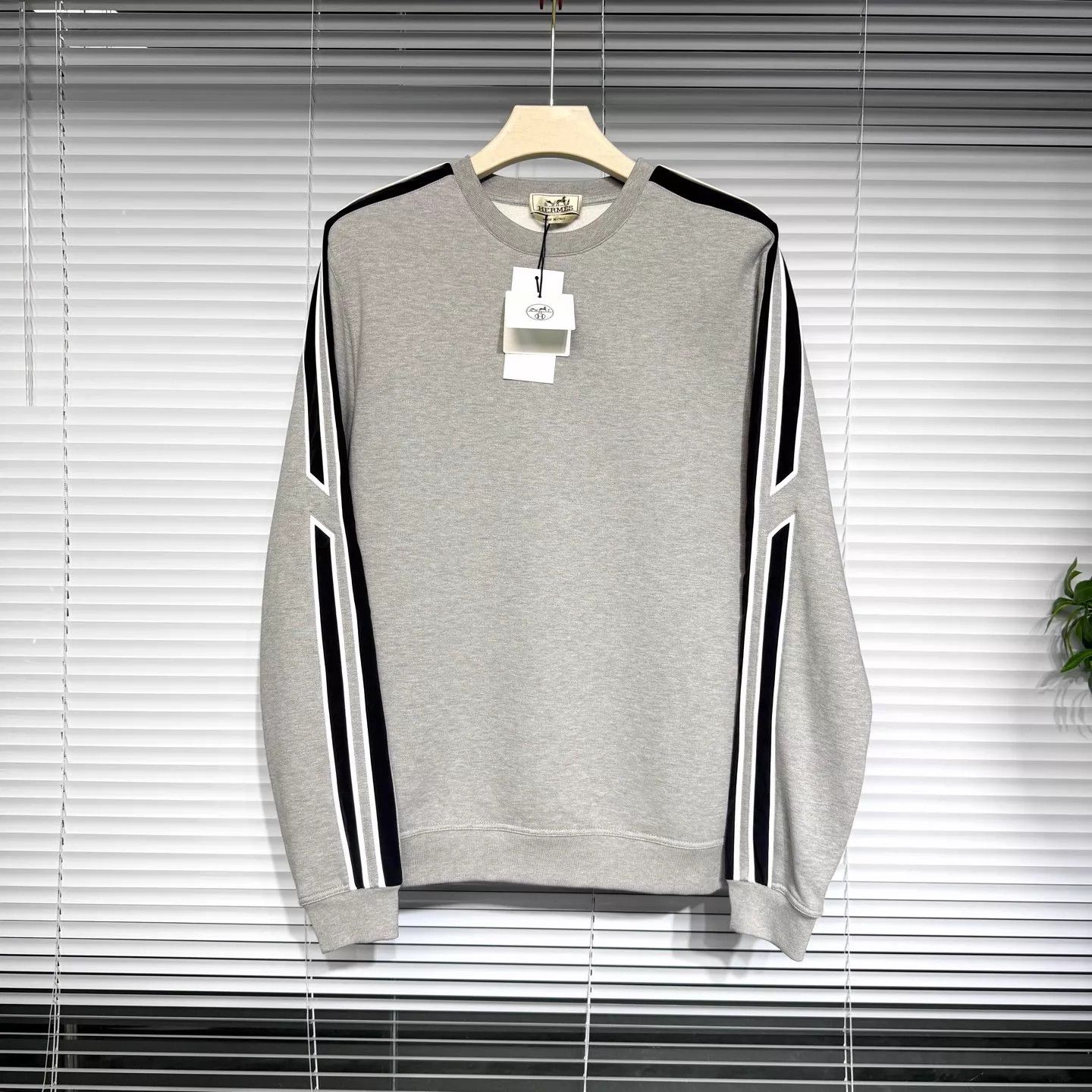 Hermes Hermès Classic Gray H-Stripe Logo Reflective Sweatshirt M Size US M / EU 48-50 / 2 - 1 Thumbnail
