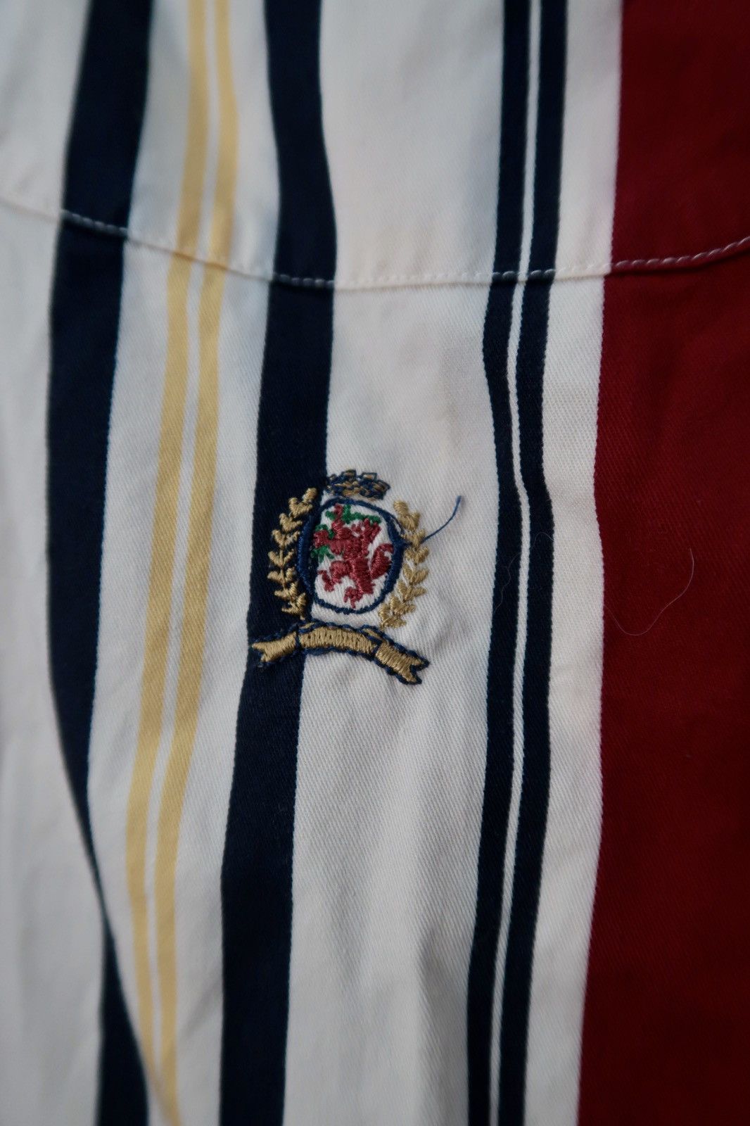 Tommy Hilfiger × Vintage Tommy Hilfiger Crested Striped Button Down - Medium Size US M / EU 48-50 / 2 - 3 Thumbnail