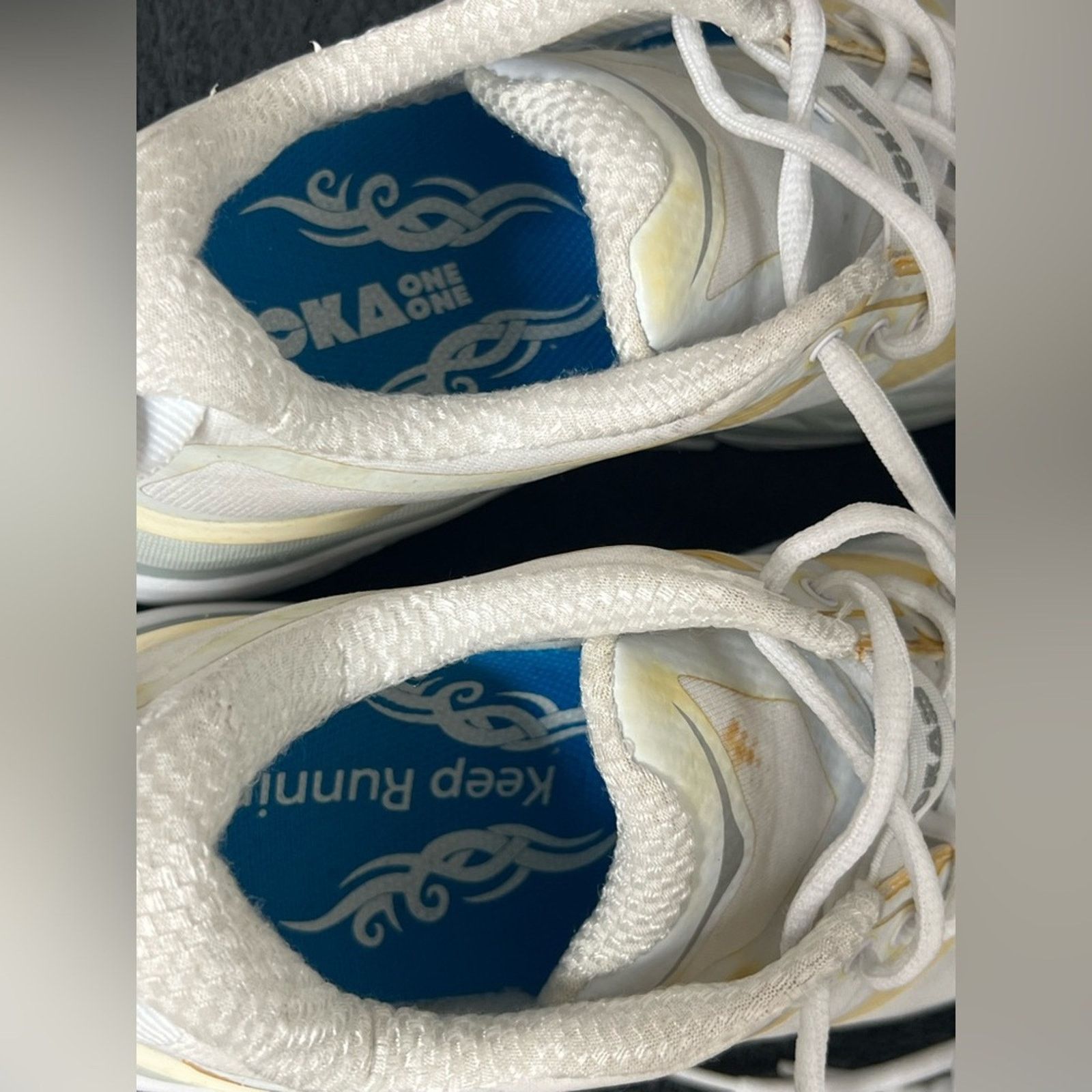 Hoka Women's Hoka One One Valor Size 7 Running Shoes White EUC Size US 7 / IT 37 - 9 Thumbnail