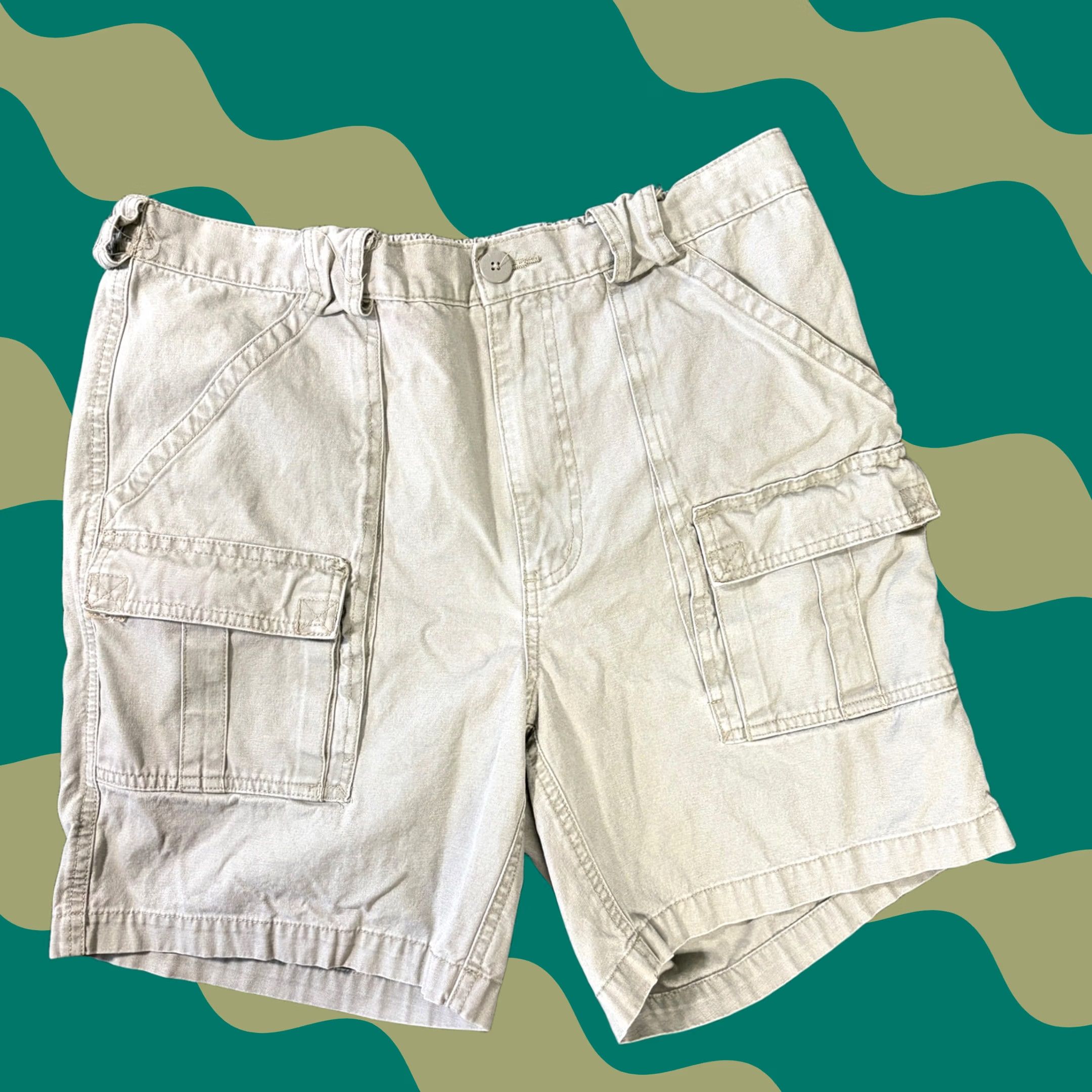 Vintage VINTAGE Y2K Weekender Cargo Light Beige Casual Men's Chino Shorts Size 34 Cargo Mens Beige Shorts 34 Size US 34 / EU 50 - 1 Thumbnail