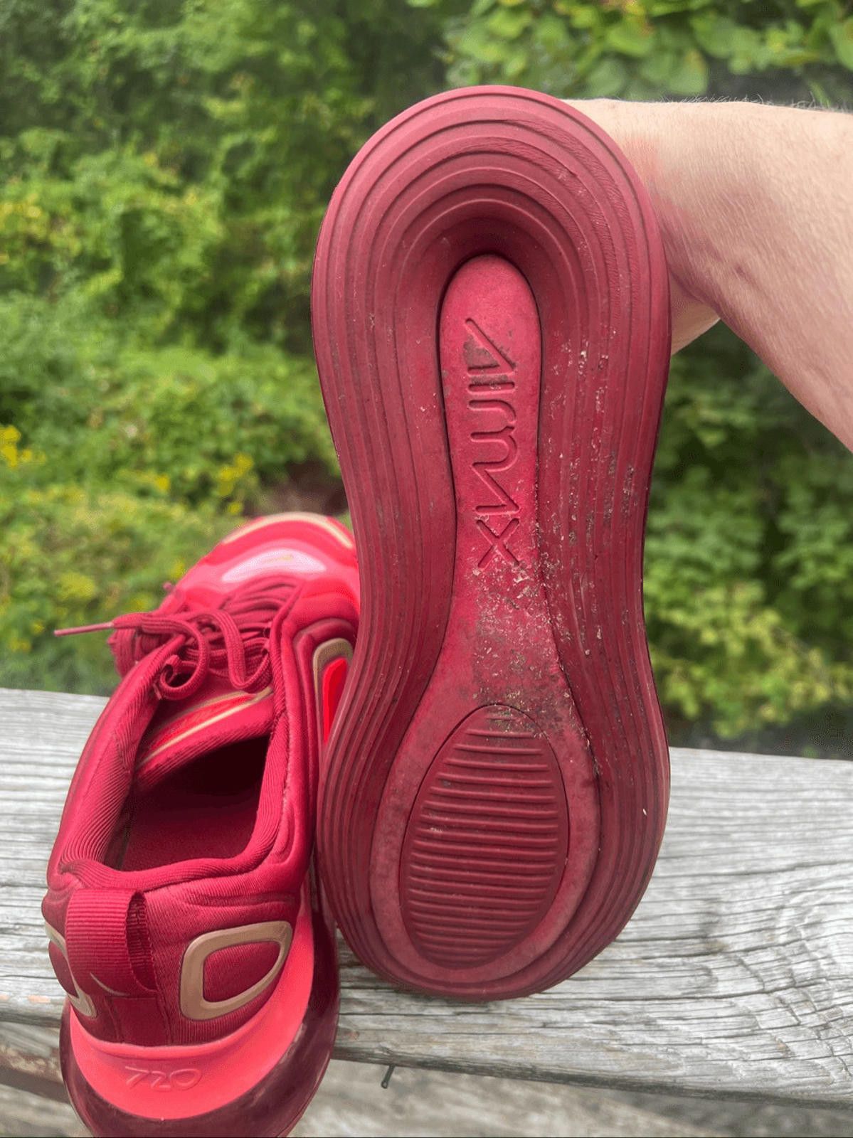 Nike Nike Air Max 720 (GS) AQ3195-600 Team Crimson Red Sz 7 Youth Size US 7 / EU 40 - 4 Thumbnail