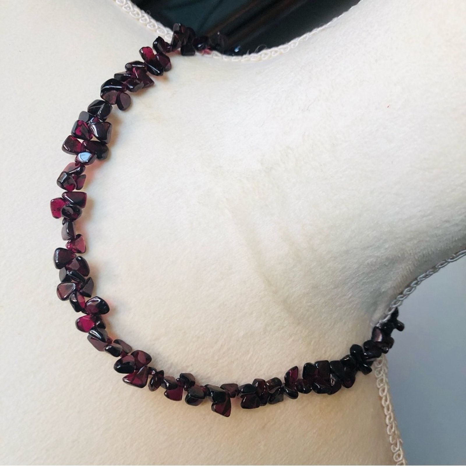 Vintage Vintage genuine almandine garnet barrel clasp necklace Size ONE SIZE - 1 Thumbnail