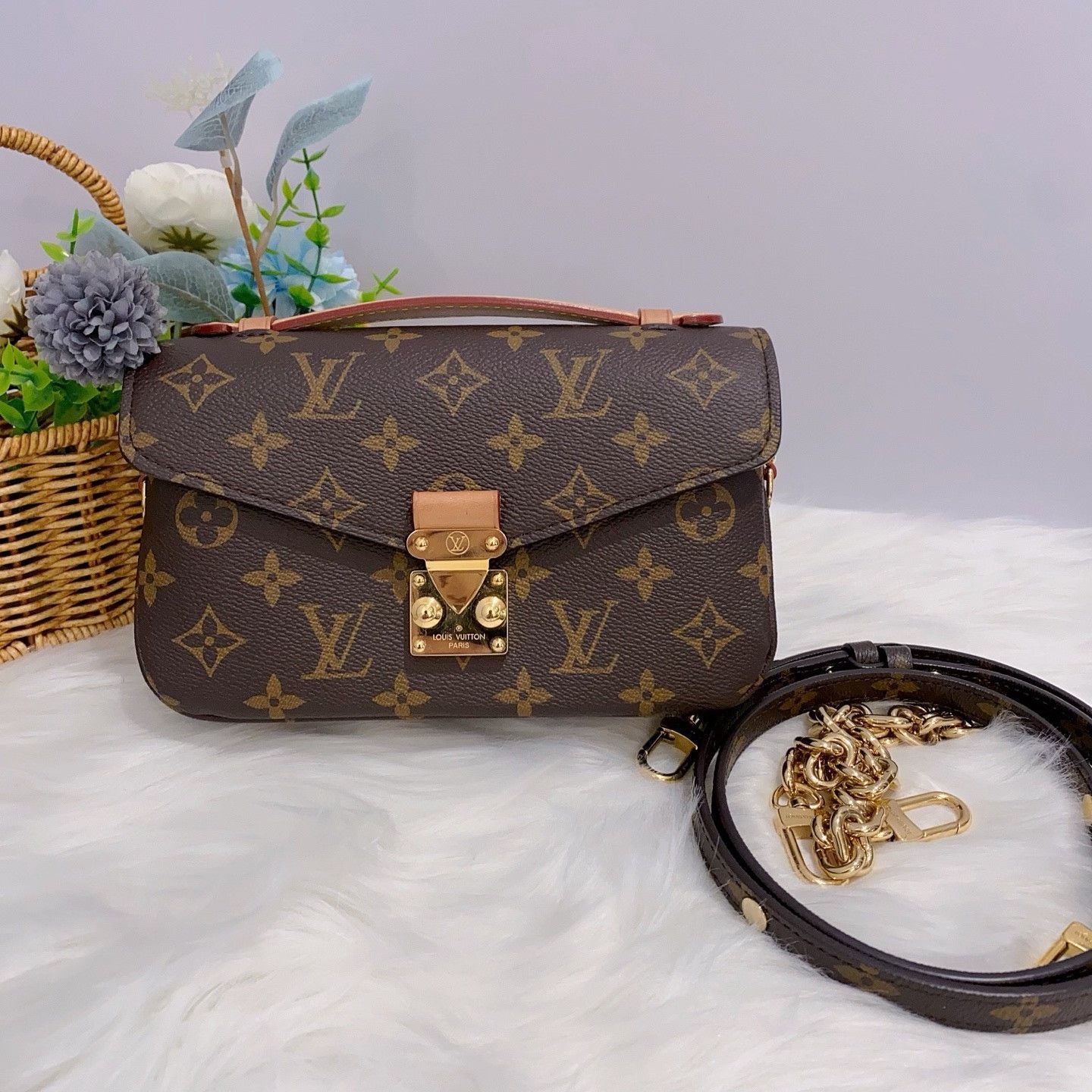 Louis Vuitton Pre-loved Bag Very good condition Size ONE SIZE - 1 Thumbnail