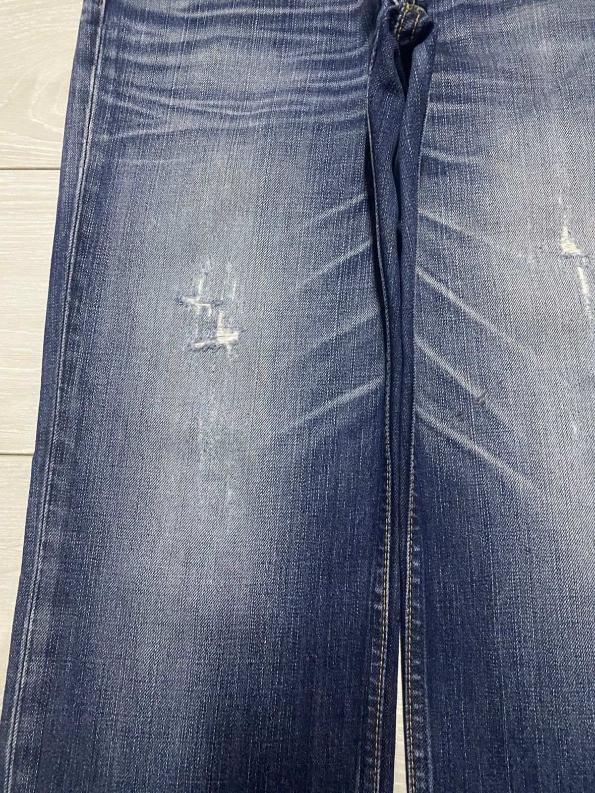 Levi's Vintage Levis 702 Blue Wash Distressed Loose Jeans Size US 31 - 7 Thumbnail