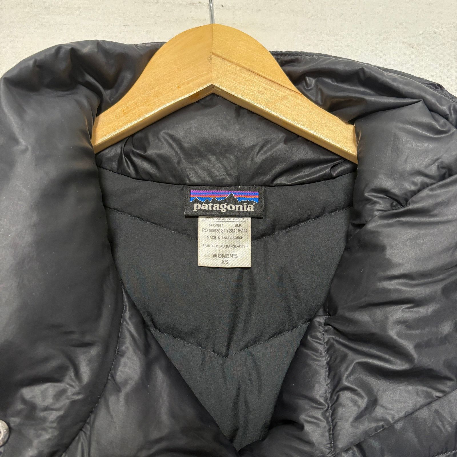 Patagonia Women's Patagonia Full Zip Snap Prow Puffer Jacket Black XS Size XS / US 0-2 / IT 36-38 - 2 Thumbnail