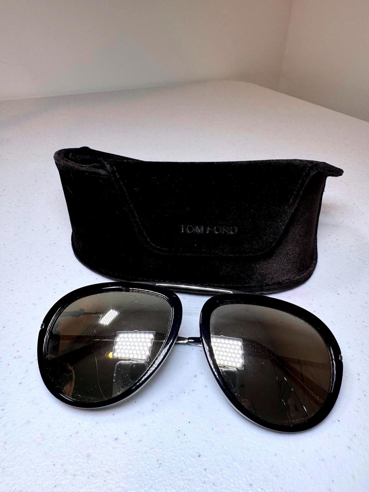 Tom Ford Stylish Tom Ford Sunglasses with Case Size ONE SIZE - 1 Thumbnail