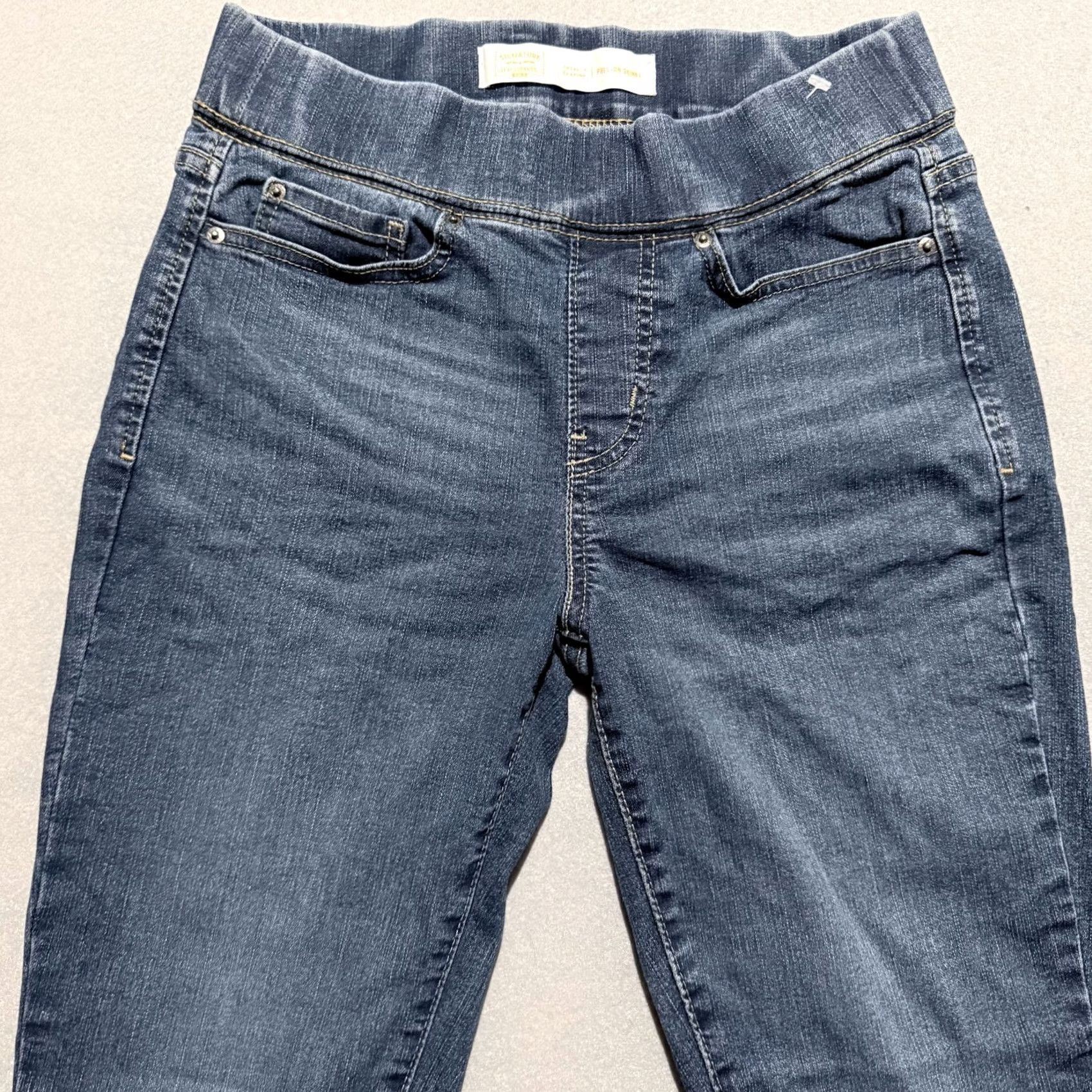 Levi's VINTAGE Signature by Levi Strauss Gold Totally Shaping Pull-On Skinny Jeans Women's - 4S Size 27" / US 4 / IT 40 - 3 Thumbnail