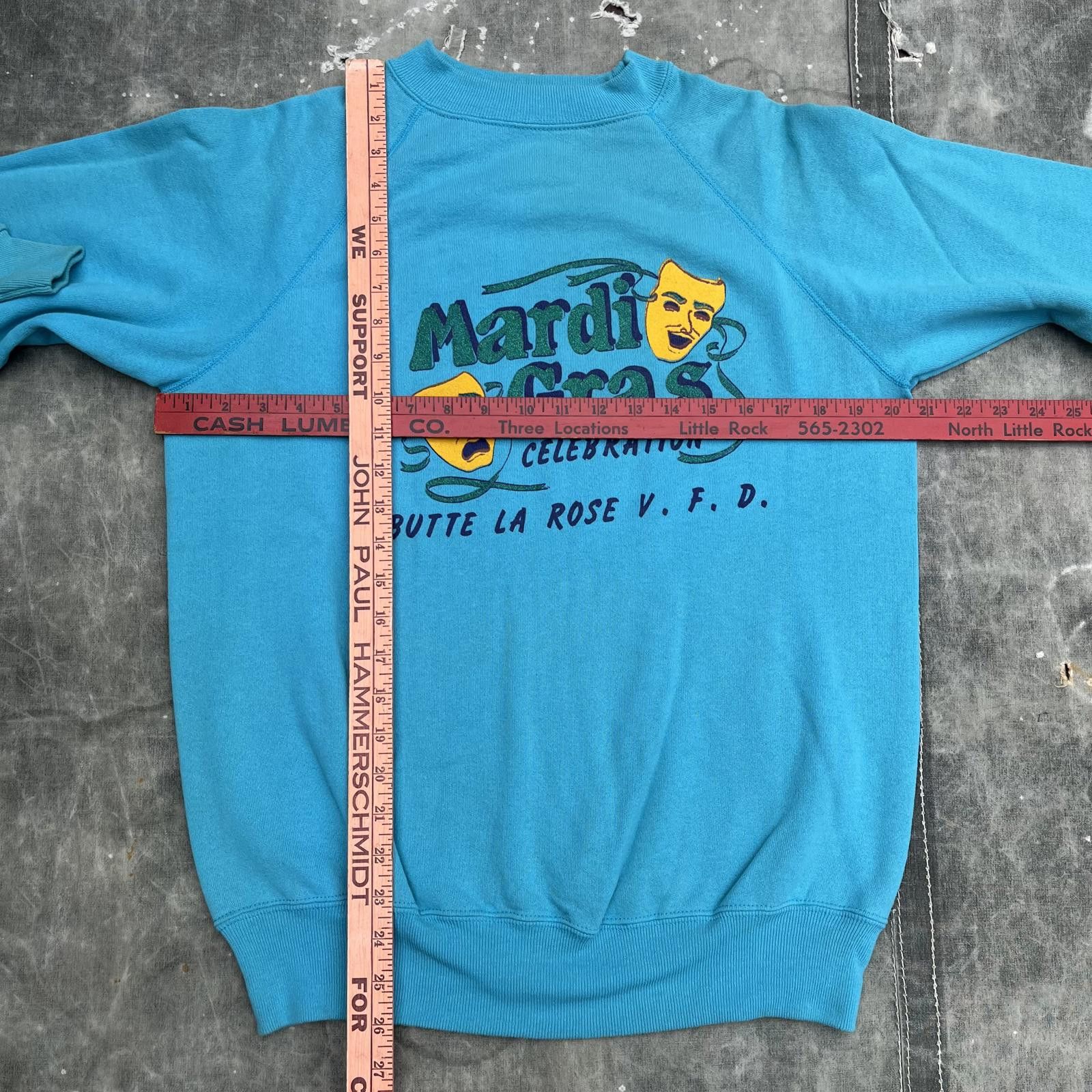 Hanes × Vintage Vintage 1980s Mardi Gras Masquerade Masks Sweatshirt Size US M / EU 48-50 / 2 - 2 Thumbnail