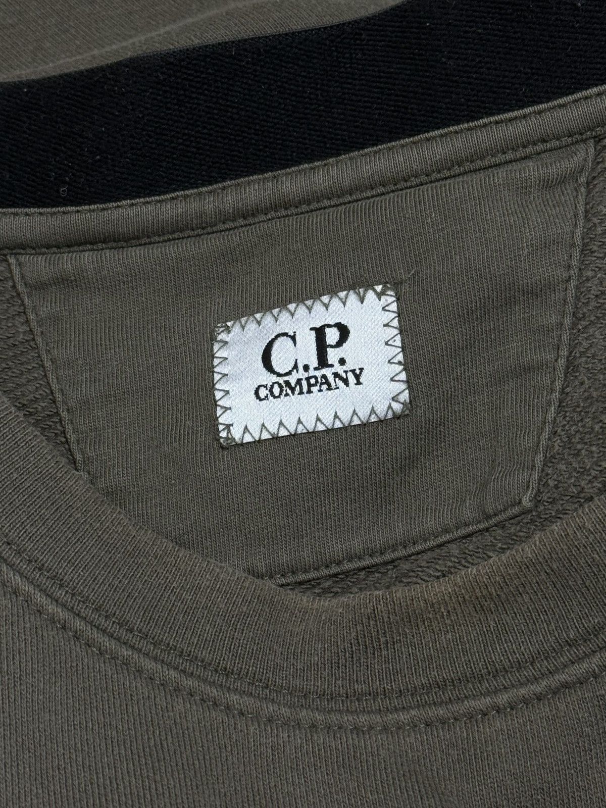 C.P. Company C.P. Company 19FW Arm Lens Sweatshirt In Khaki Size XL Size US XL / EU 56 / 4 - 7 Thumbnail